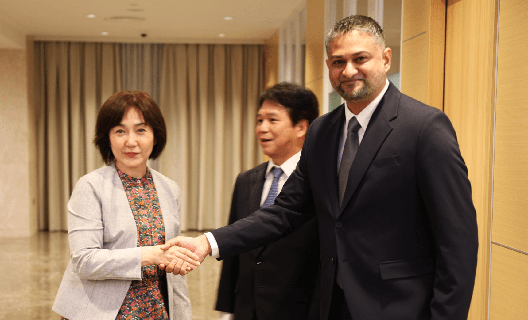 ޖަޕާނުގެ ބޮޑުވަޒީރުގެ ޚާއްޞަ މަންދޫބު ރާއްޖެ ވަޑައިގެންފި