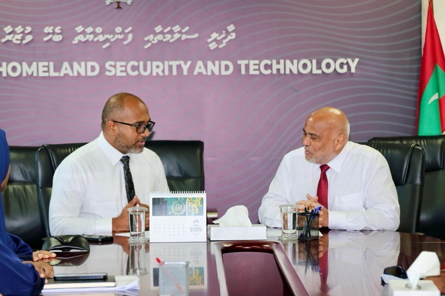 މަސައްކަތްތެރިންގެ ހައްޤުތައް ހިމާޔަތްކުރުމާއި ގުޅޭ މަޝްވަރާބައްދަލުވުމެއް ބާއްވައިފި