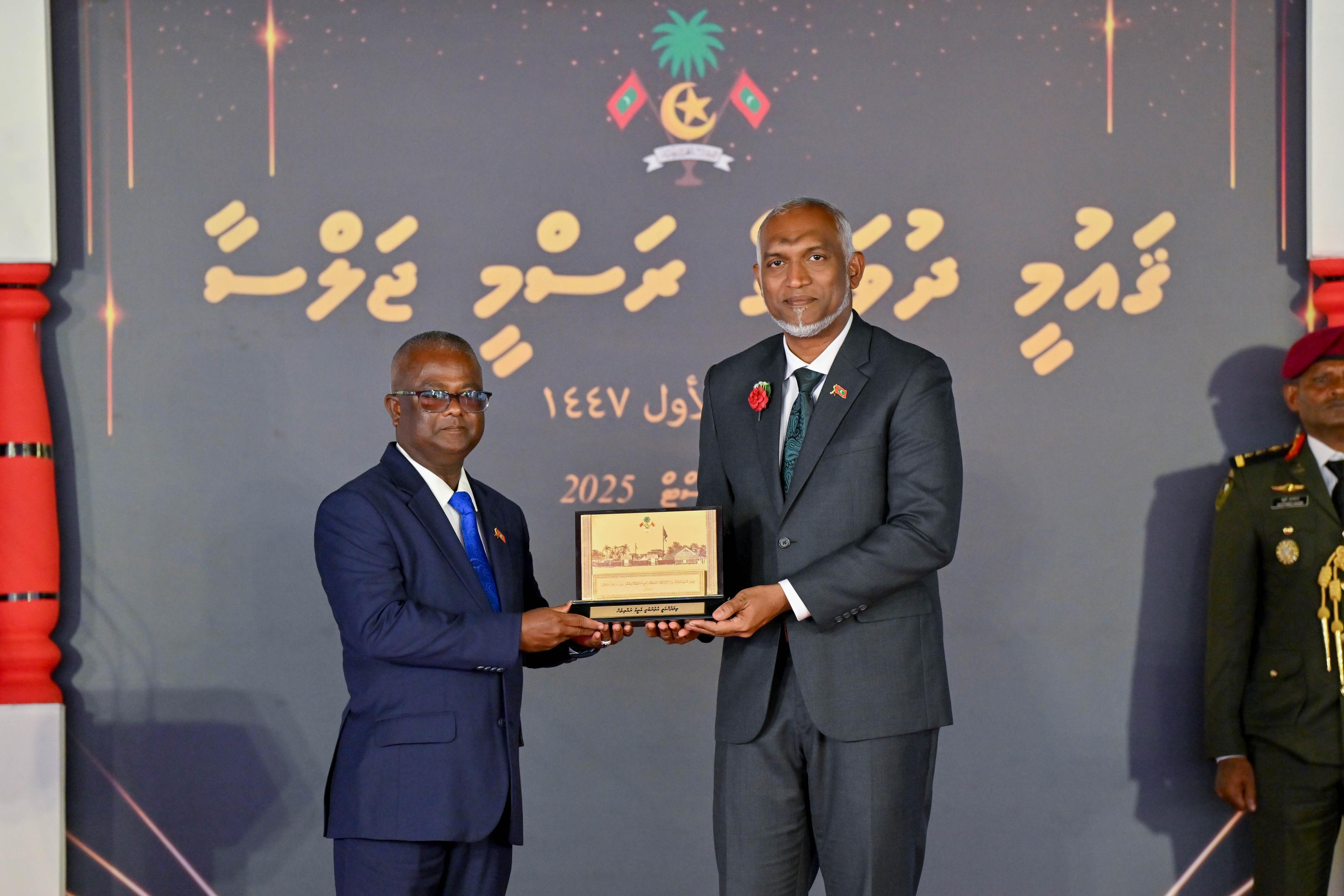 ދިވެހި ޤައުމިއްޔަތަށް ޚިދުމަތް ކުރުމުގެ ޚާއްޞަ ޝަރަފު، އުތީމު ރައްޔިތުންނަށް އަރުވައިފި