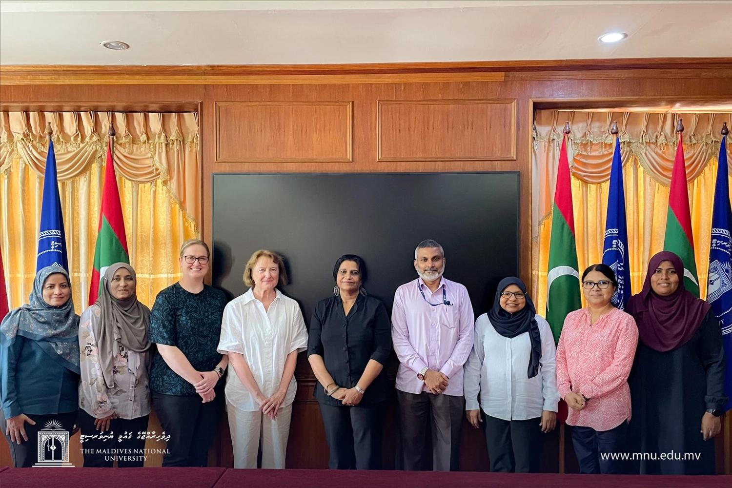 އޮސްޓްރޭލިޔާގެ ފްލިންޑަރސް ޔުނިވާސިޓީ އިން އެމް.އެން.ޔޫއަށް ޒިޔާރަތްކޮށްފި