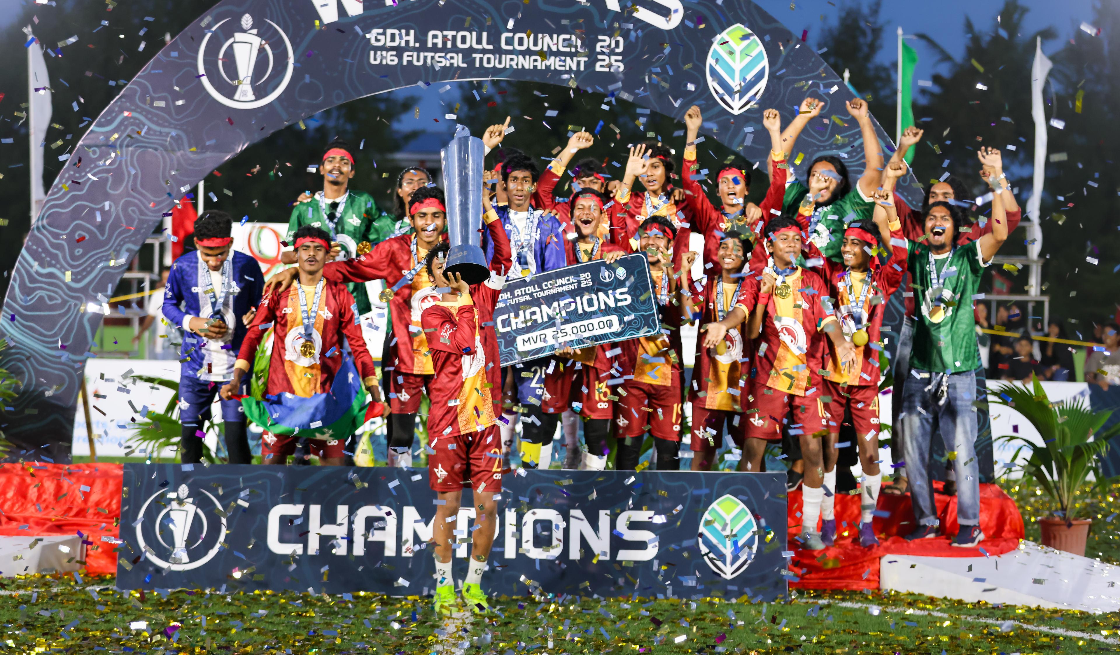 ގދ.އަތޮޅު ކައުންސިލް 16 އަހަރުން ދަށުގެ ފުޓްސަލް މުބާރާތް ތިނަދޫ ސިޓީ އިން ކާމިޔާބުކޮށްފި