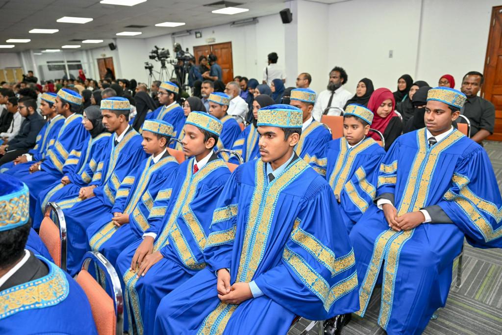 ފުރަތަމަ ފަހަރަށް ހާފިޡުންނަށް 4000 ރުފިޔާގެ އެލަވަންސްއެއް!