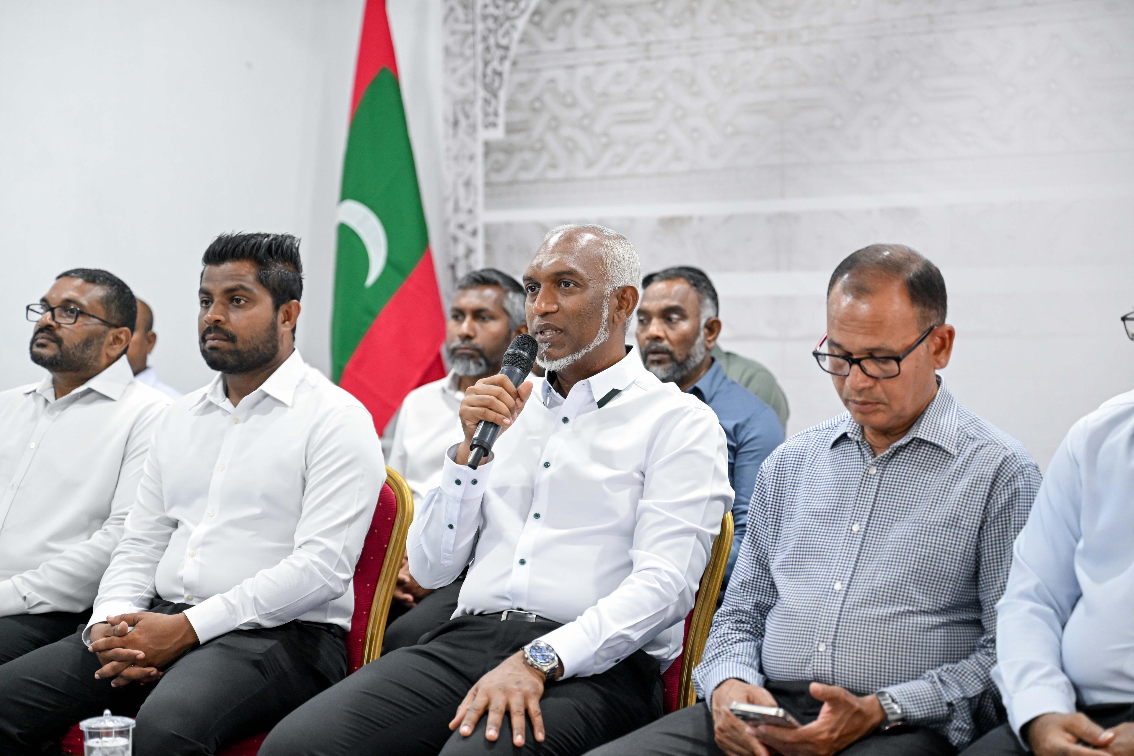 ގާދިއްފުށީ  ބިން ހިއްކުމުގެ މަޝްރޫޢު ނިމިގެންދާއިރު ރަށްގިރުމުގެ މައްސަލަވެސް ހައްލުލިބިގެންދާނެ - ރައީސް