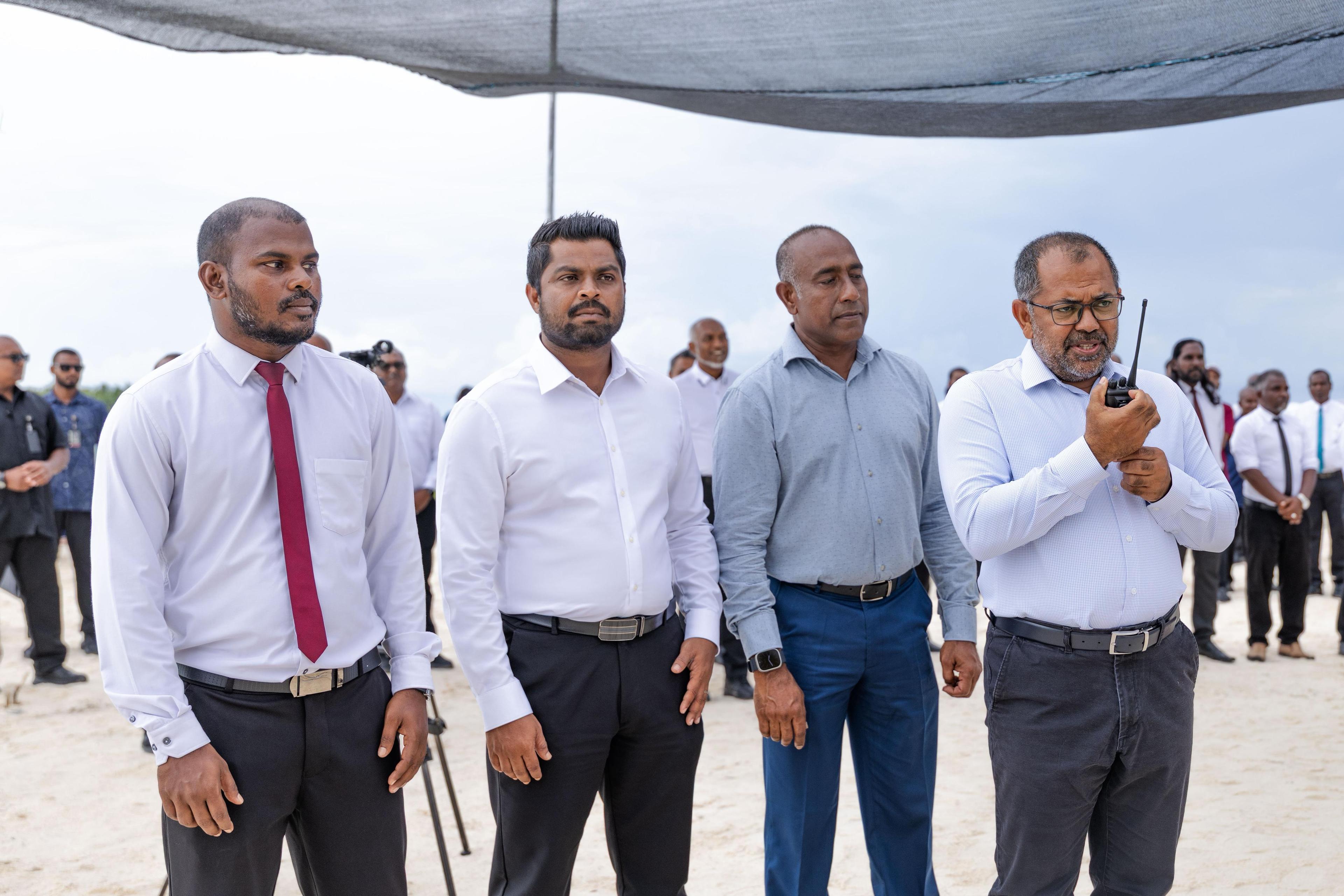 ގާދިއްފުށި ބަނދަރު ތަރައްޤީކުރުމުގެ މަޝްރޫޢުގެ ޢަމަލީ މަސައްކަތް ފަށައިފި