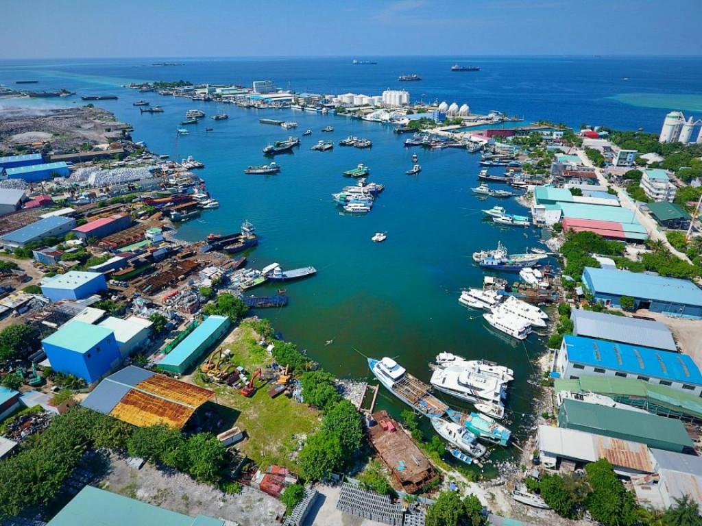 ތިލަފުށީގައި ލޮރީއެއް ދަށުވެ ބިދޭސީއަކަށް ސީރިއަސް އަނިޔާތަކެއް!