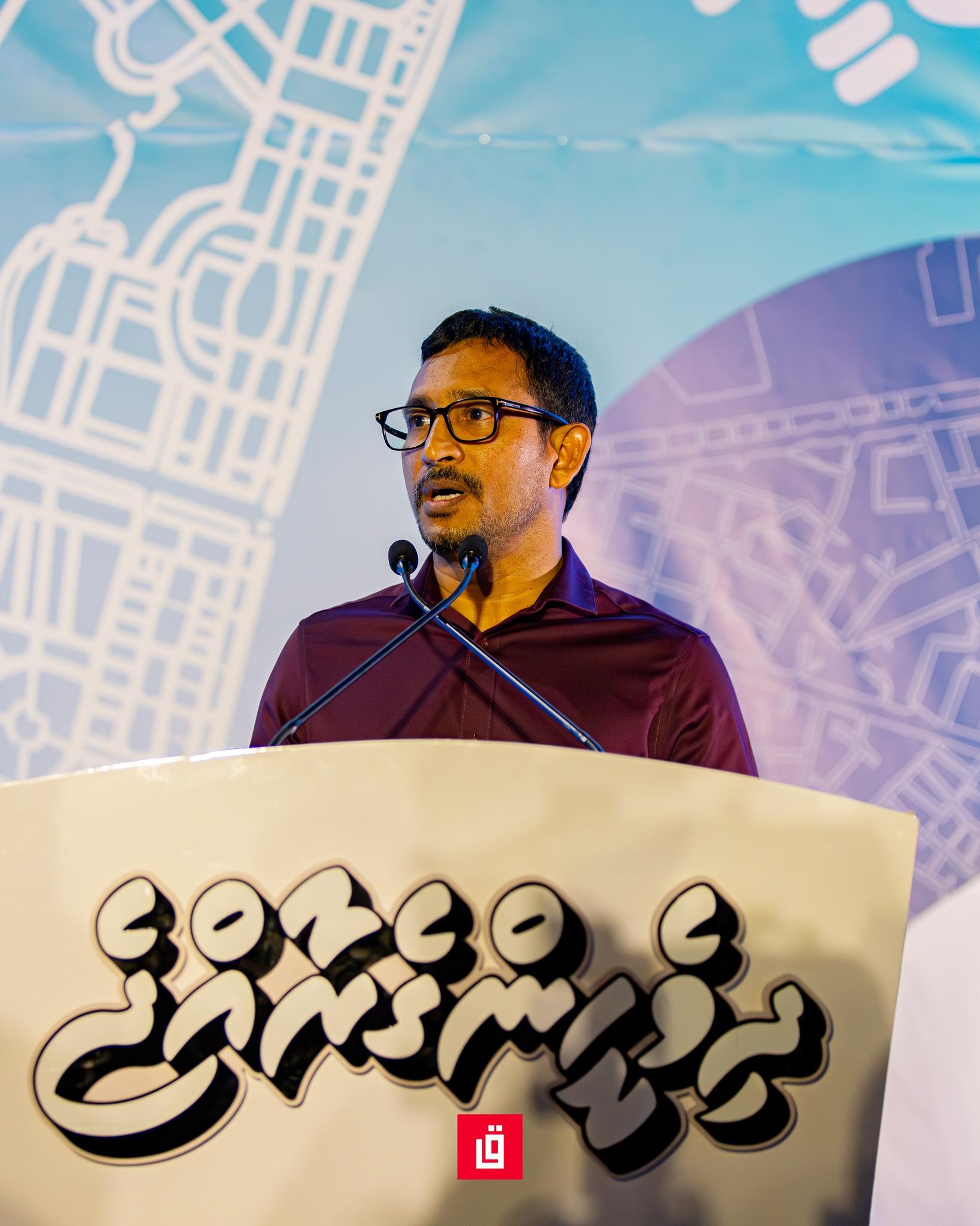 ފޭބި  ސަރުކާރަކުން ވީ ވައުދެއް ފުއްދެވި ހަމައެކަނި ރައީސްއަކީ އަދުގެ ރައީސުލްޖުމްހޫރިއްޔާ: ފަލާހް