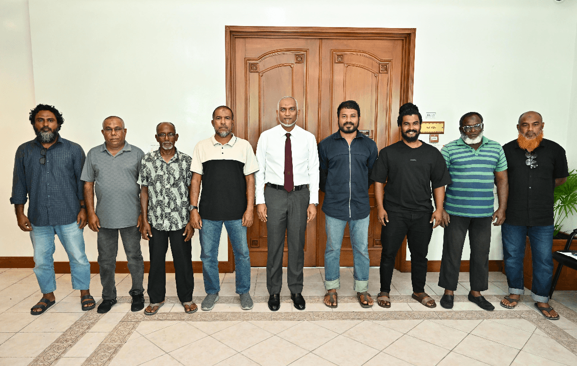 މުދާ އުފުލާ ލޮރީ ޑްރައިވަރުންގެ ކަންބޮޑުވުންތައް ހައްލުކޮށްދެއްވާނަން: ރައީސް