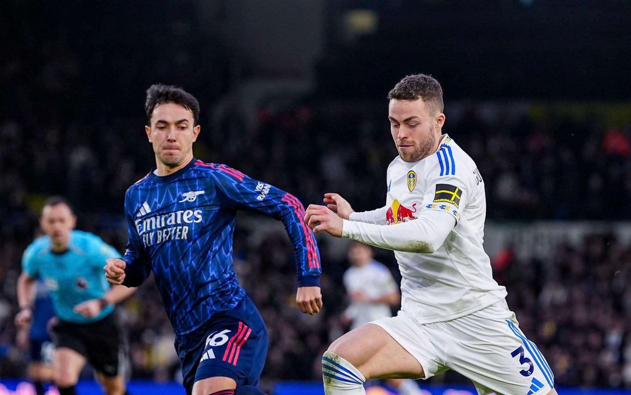 ރަށުން ބޭރުގައި ލީޑްސް ބަލިކޮށް އާސެނަލް އިން ފަރަގު ބޮޑުކޮށްފި