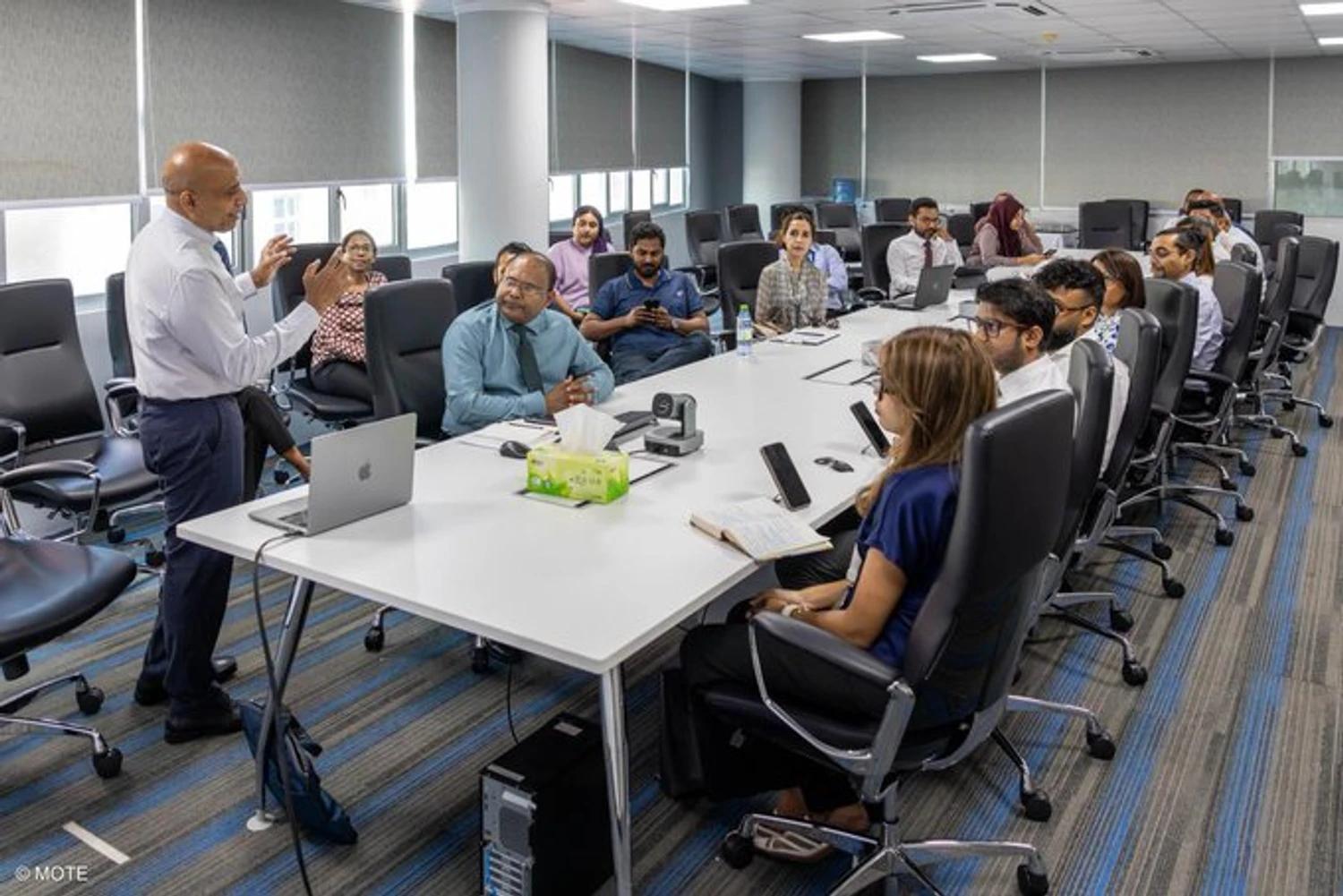 މޯލްޑިވްސް ވިޒިޓަރ ސަރވޭ 2025 ގެ ހޯދުންތަކާ ގުޅޭގޮތުން ފަތުރުވެރިކަމުގެ ދާއިރާގެ އިސް ފަރާތްތަކާ މަޝްވަރާކޮށްފި