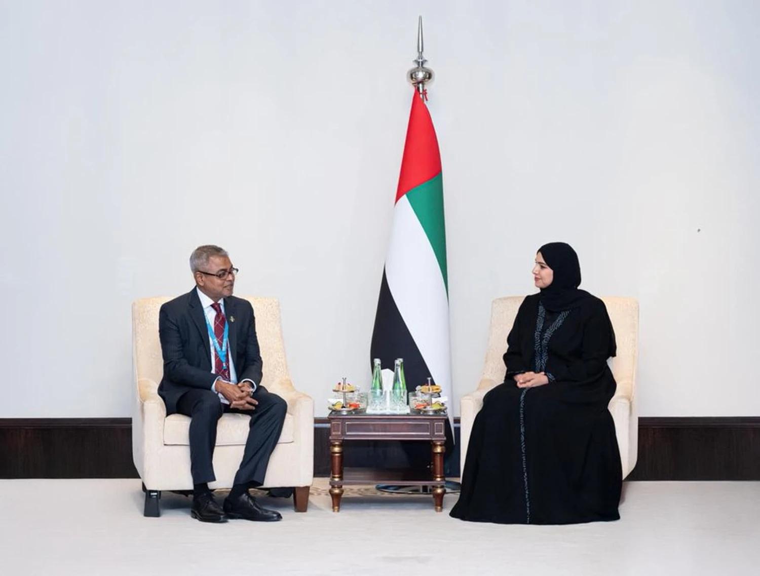 ތިމާވެއްޓާއި ހަކަތައިގެ ދާއިރާއިން ގުޅުން ބަދަހިކުރުމަށް ޔޫއޭއީގެ އެންވަޔަރަމެންޓު މިނިސްޓަރާއިއެކު މަޝްވަރާކޮށްފި