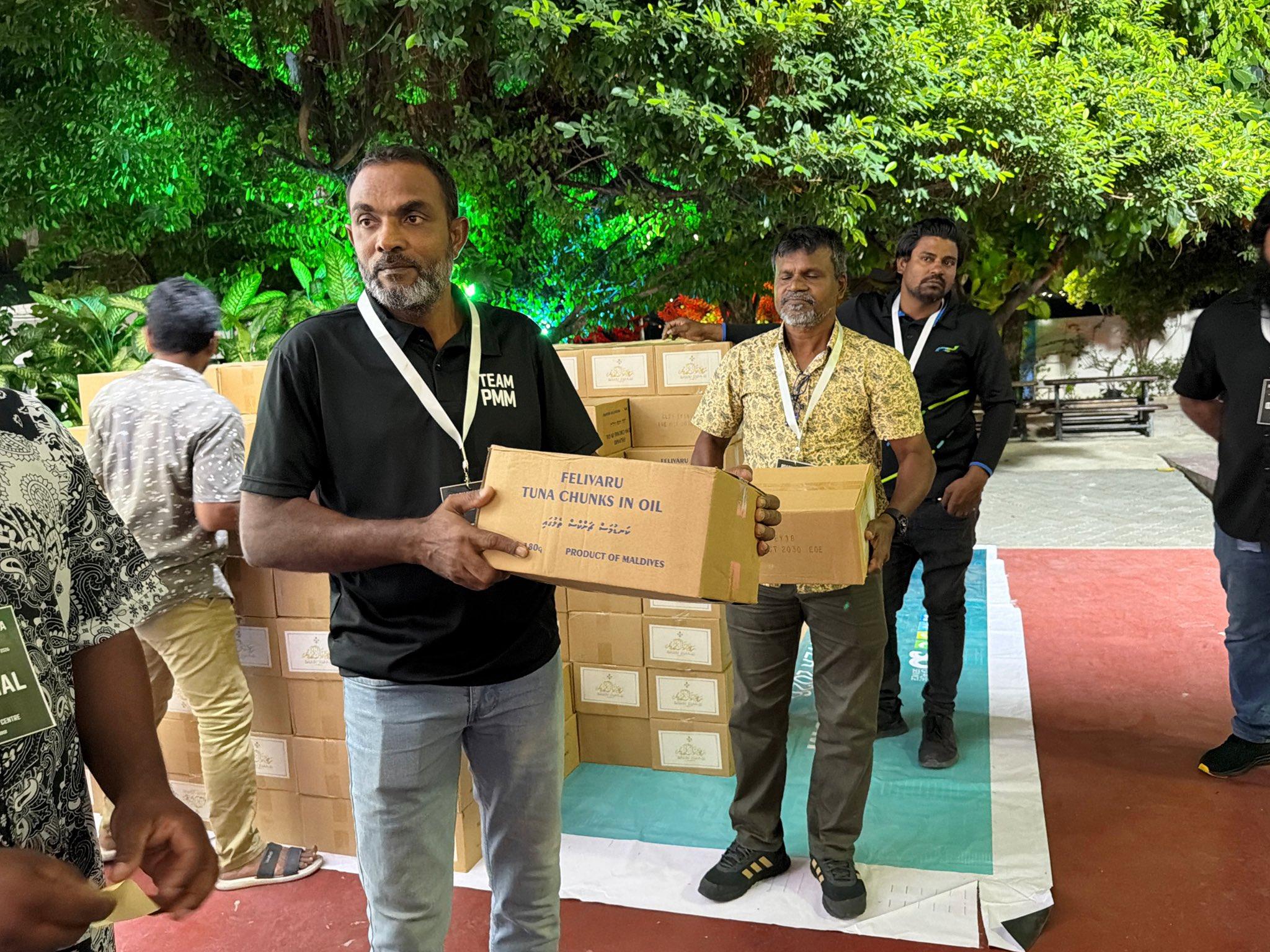 ސަރުކާރުގެ ފަރާތުންދޭ ރޯދަ ހަދިޔާ: މާލެ ސަރަހައްދުގައި މަސްދަޅު ކޭސްތައް ބަހަން ފަށައިފި