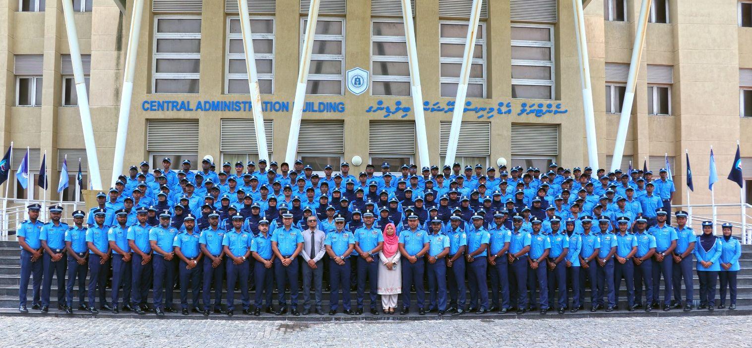 158 ބައިވެރިންނާއިއެކު ފުލުހުންގެ 42 ވަނަ އަސާސީ ތަމްރީނު ކޯސް ފަށައިފި