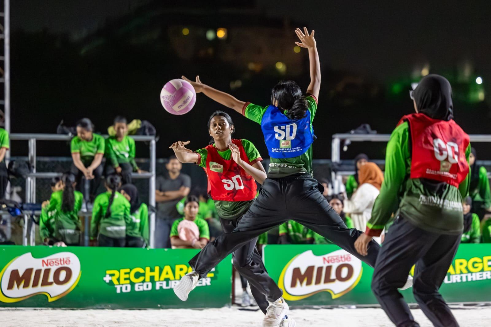 ނެޓްބޯޅަ: ވާދަވެރި ކުޅުމަކަށްފަހު ފްލަޔާސް އިން ޝޫޓާސް ބަލިކޮށްފި 