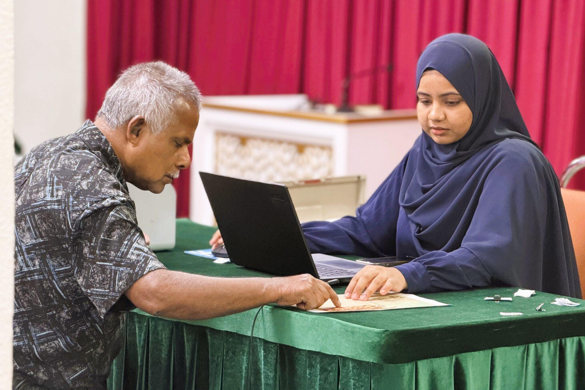 އޮންލައިންކޮށް ޒަކާތް ދެއްކުމަށް އަހުލުވެރި ނޫން ފަރާތްތަކަށް ޚާއްޞަކޮށް، ނަގުދު ފައިސާއާއި ކޭޝް ކާޑުން ޒަކާތް ބަލައިގަންނަން ފަށައިފި