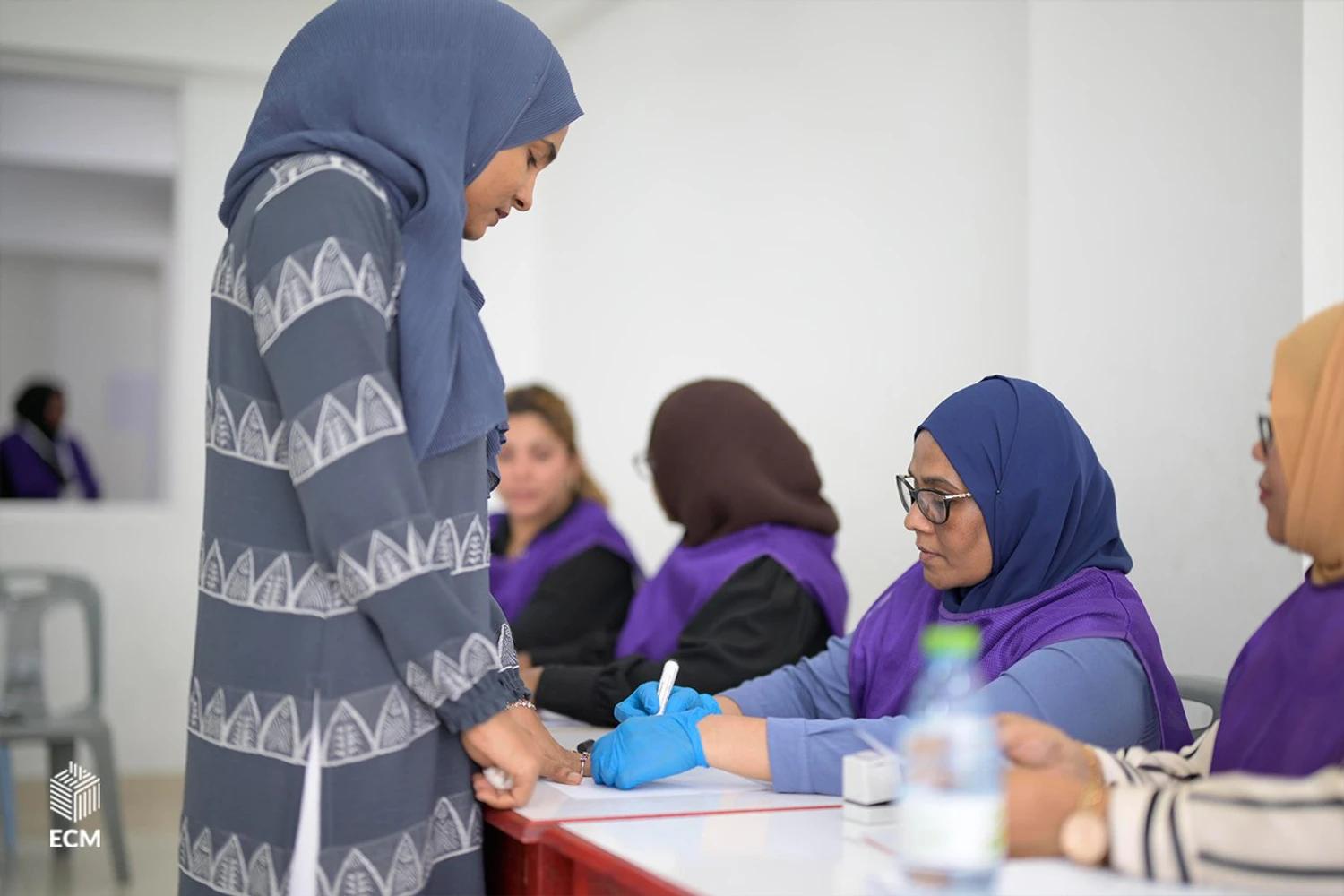 ވޯޓުލުމަށް 26,000 އަށްވުރެ ގިނަ މީހުން ރީ-ރަޖިސްޓަރީކޮށްފި