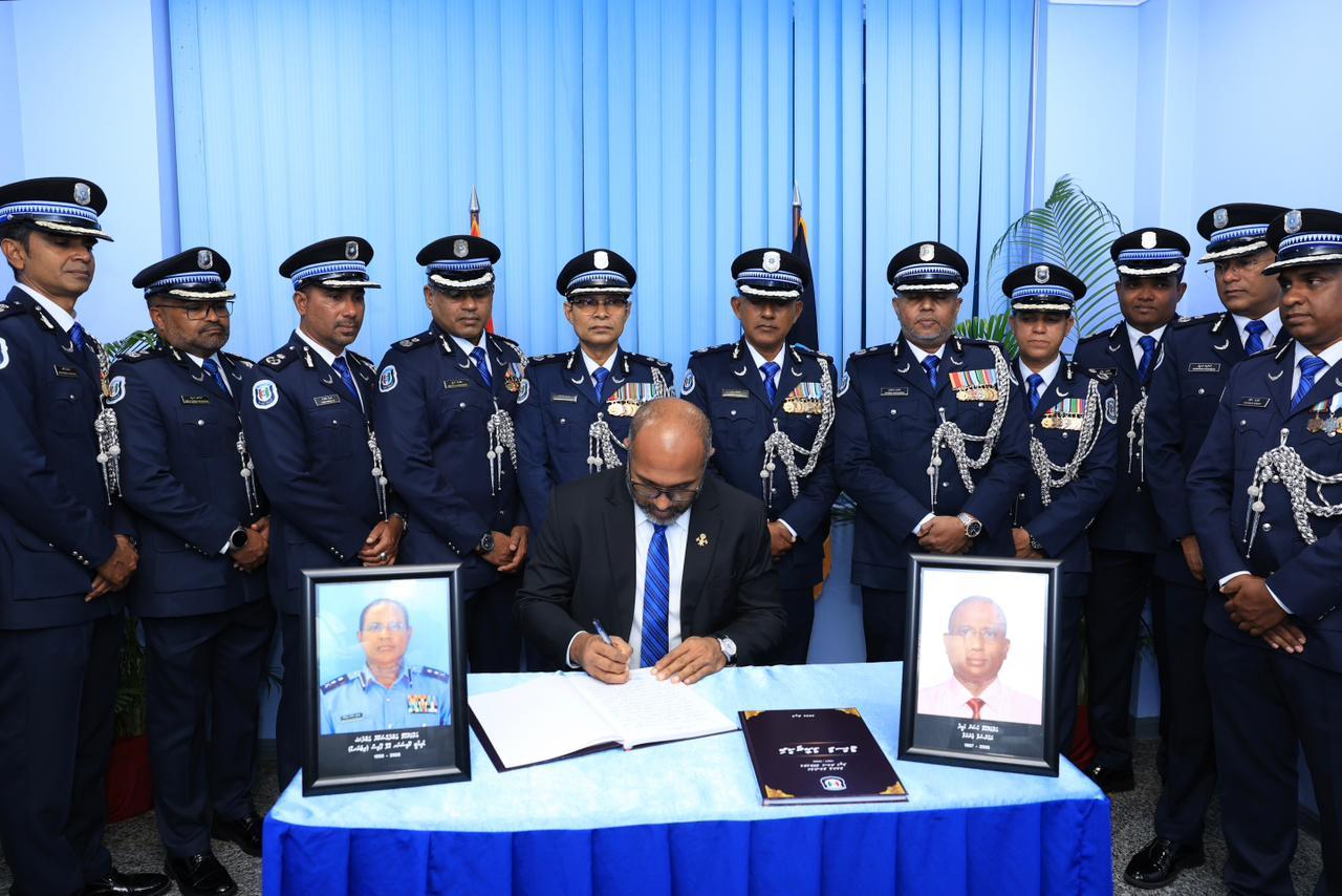 ޑީސީޕީ(ރިޓަޔަރޑް) ޢަބްދުއްޝަކޫރު ޢަބްދުﷲއާއި ކައުންސިލް ޖެނެރަލް ޙަސަން ޙަމީދުގެ ތައުޒިޔާގެ ދަފުތަރު ހުޅުވާލައިފި