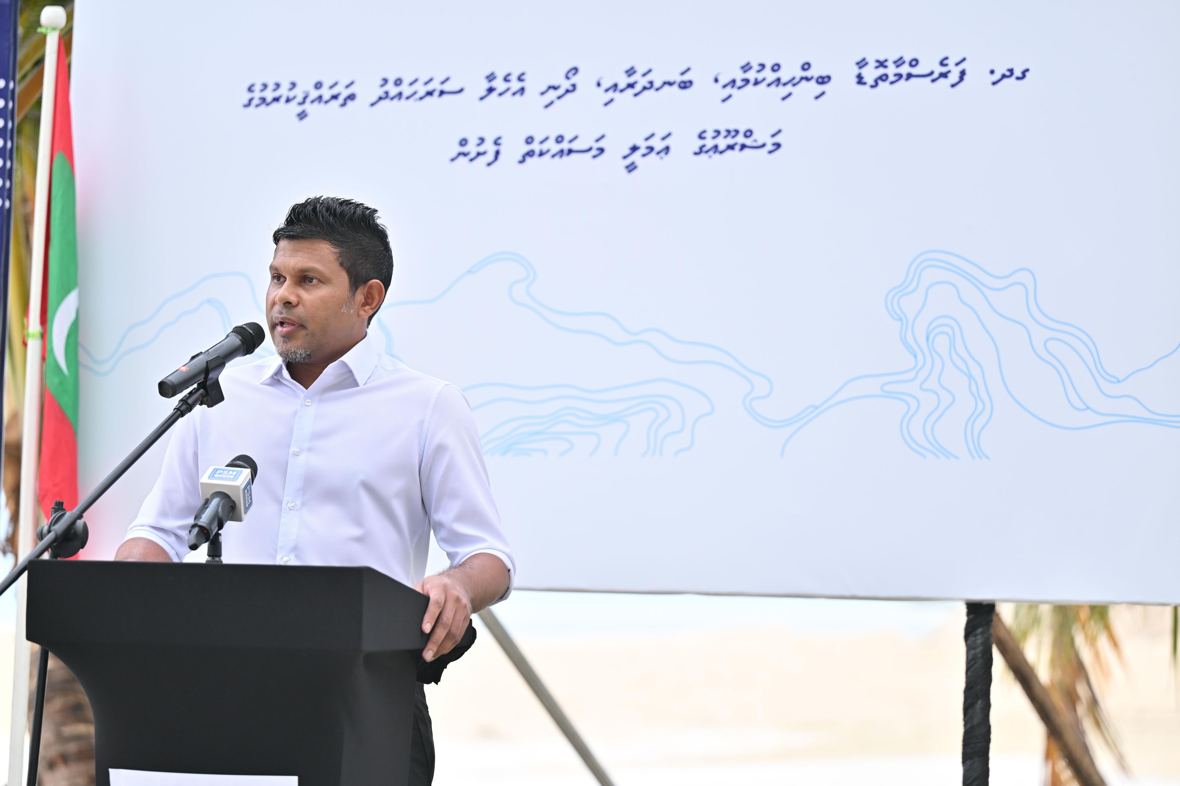 ރައީސް ވަޢުދުތައް ވެވަޑައިގެންނެވީ، ރައްޔިތުންނާމެދު އެމަނިކުފާނުގެ ހިތްޕުޅުގައި އޮތް ލޯބި ސާބިތުކޮށްދެއްވުމަށް!