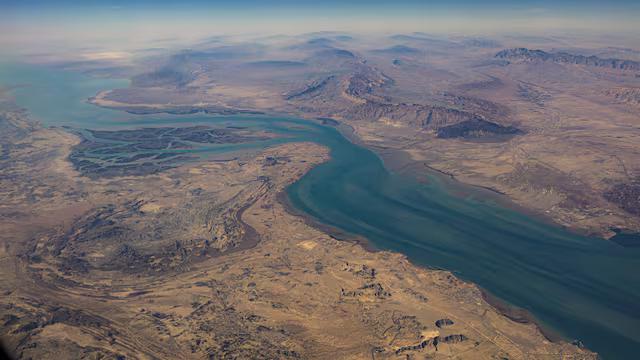 ހޯމުޒް ކަނޑުއޮޅިން ދަތުރުކުރާ ޓޭންކަރުތައް އެސްކޯޓުކުރަން އެމެރިކާގެ މަނަވަރުތައް ފޮނުވަން ޓްރަމްޕު ނިންމައިފި