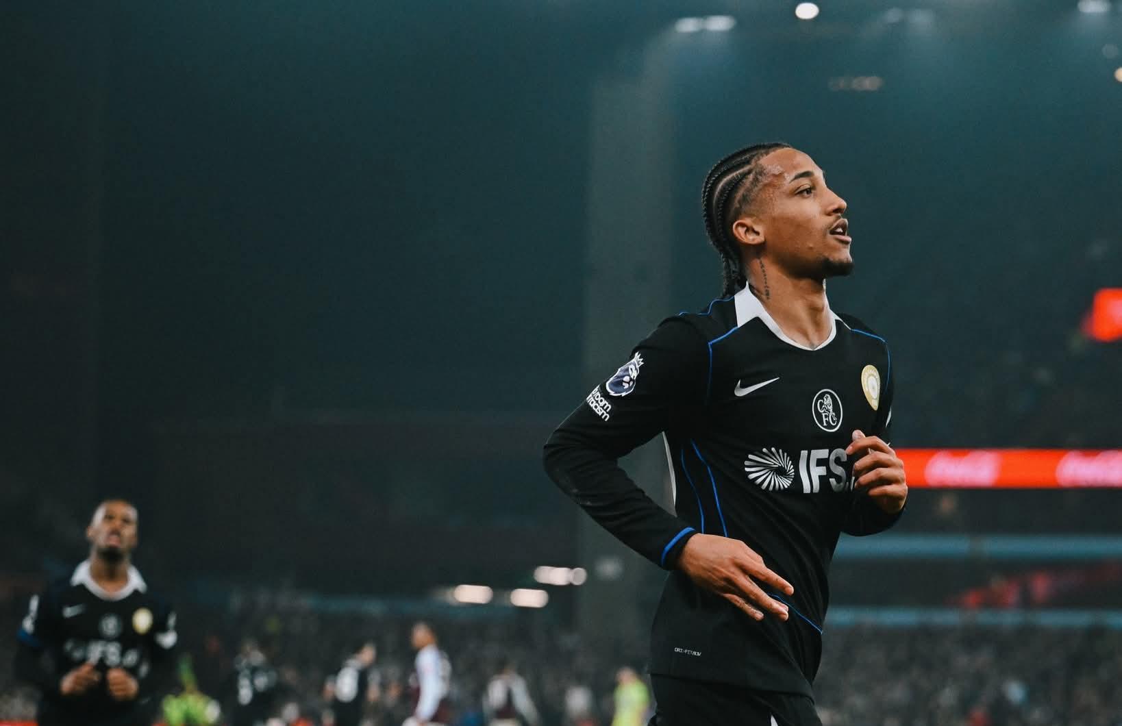 ޖޮއާއު ޕެޑްރޯގެ ހެޓްރިކާއެކު ޗެލްސީ އިން އެސްޓަން ވިލާ ބަލިކޮށްފި