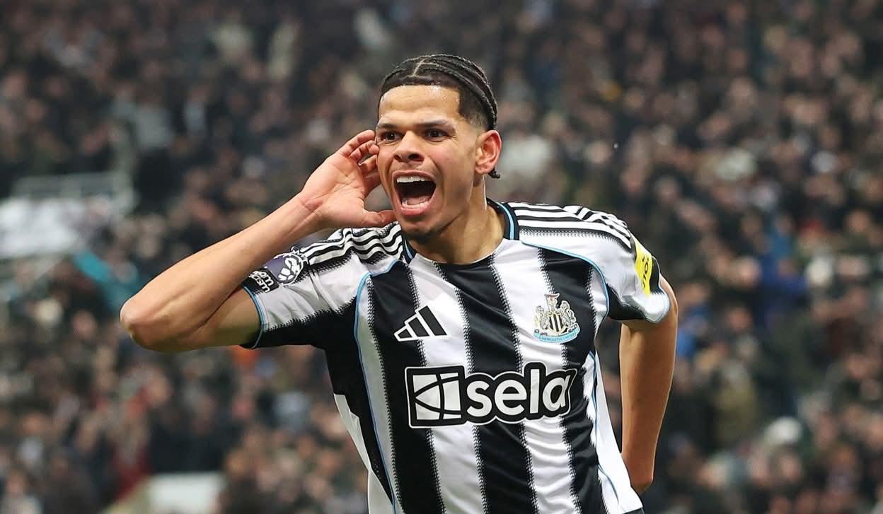 ރަށުން ބޭރުގައި ފަހުވަގުތު ނިއުކާސަލް އަތުން މެންޗެސްޓާ ޔުނައިޓެޑް ބަލިވެއްޖެ