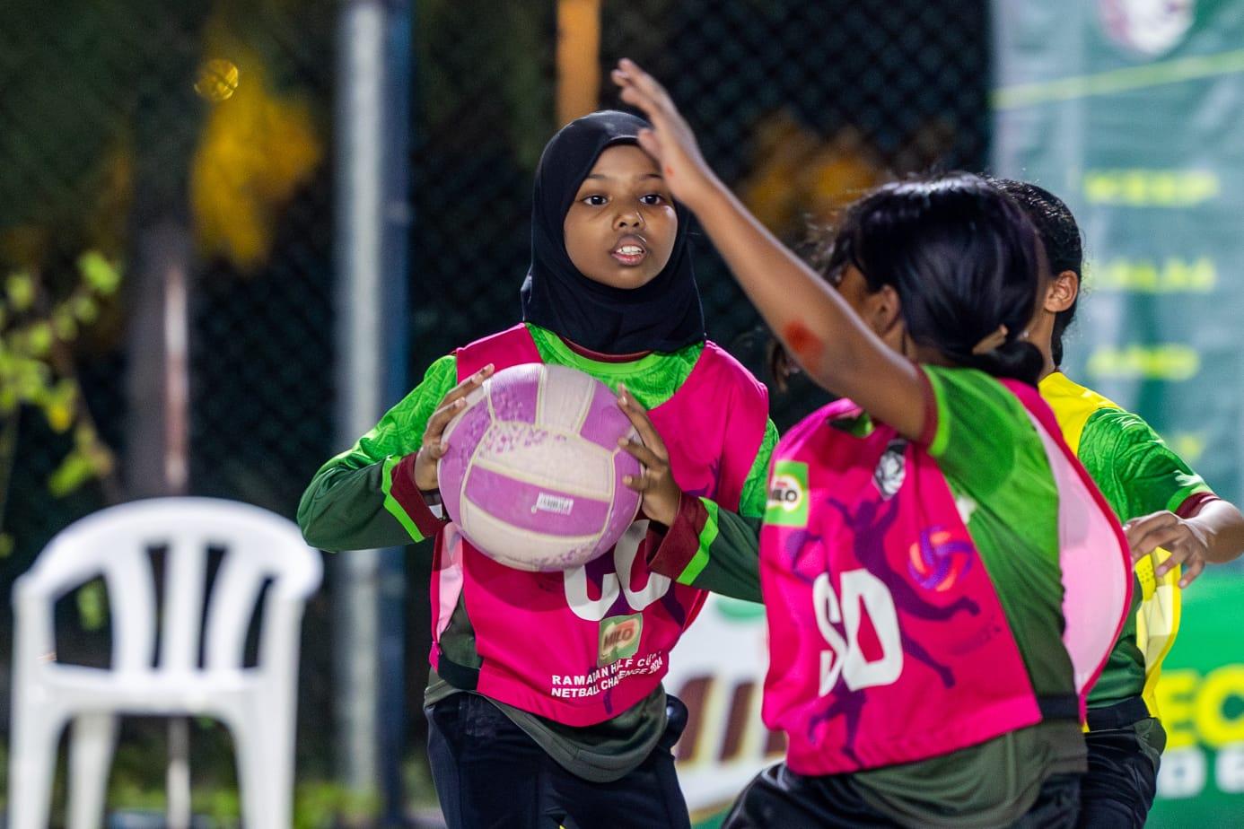 ނެޓްބޯޅަ: ފަހަތުން އަރައި ސްޓާރސް އިން ޕަވާ ޕަފް ބަލިކޮށްފި