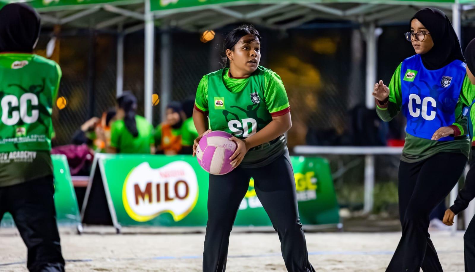 ނެޓްބޯޅަ: އޯޕަން ޑިވިޝަންގެ ފައިނަލުން ފޯ ދަ ވައިބްސް އަދި ޔުނިކޯންސް ޖާގަހޯދިއިރު، ތިންވަނަ ޑައިމަންޑްސްއަށް