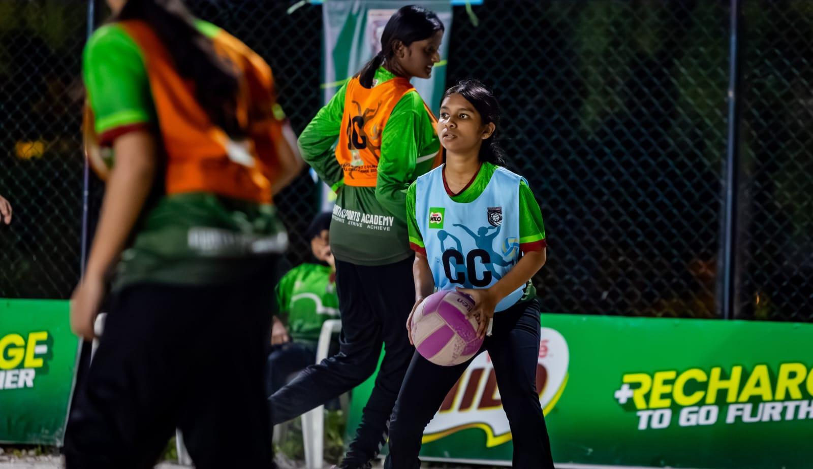 ނެޓްބޯޅަ: ސީިނިއަރ ޑިވިޝަންގެ ފައިނަލުން އެޓޭކާރސް އަދި ޝޫޓާރސް ޖާގަހޯދިއިރު، ތިންވަނަ ފައިޓާރސްއަށް