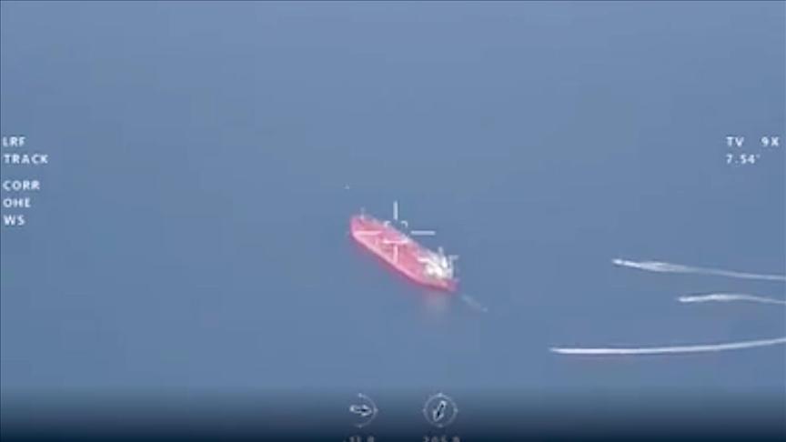 ޔޫއޭއީގެ އައްސޭރިފަށުގައި އޮތް ޓޭންކަރަކަށް ހަމަލާއެއް އަމާޒުވެ ރޯވެ އަނދަނީ