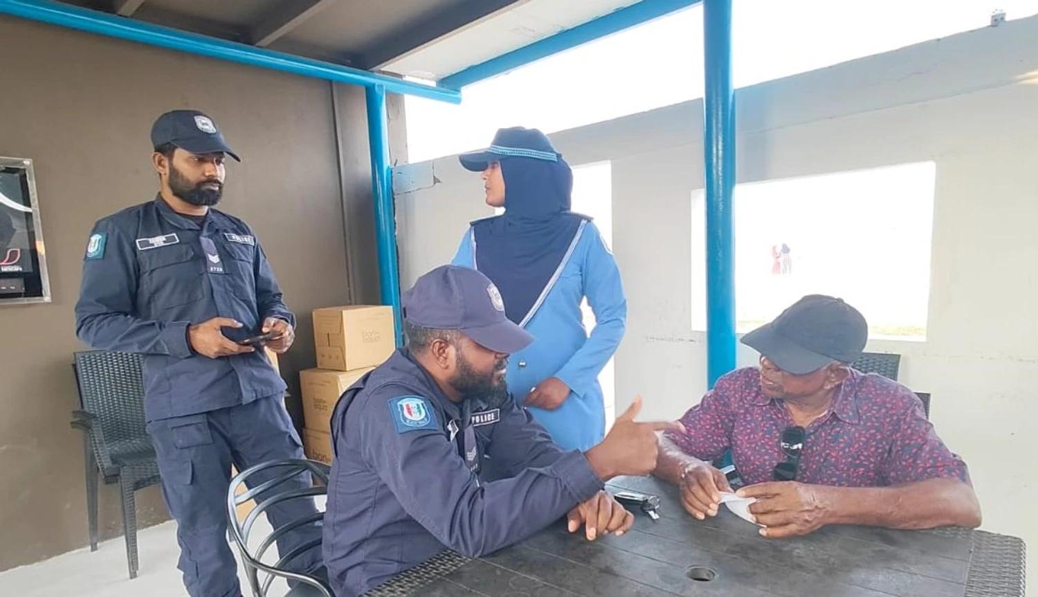 ކުށްތަކުން ރައްކާތެރިކުރުވުމަށް މައުލޫމާތު ދިނުމުގެ ހަރަކާތެއް ކޮމަންޑޫގައި ހިންގައިފި