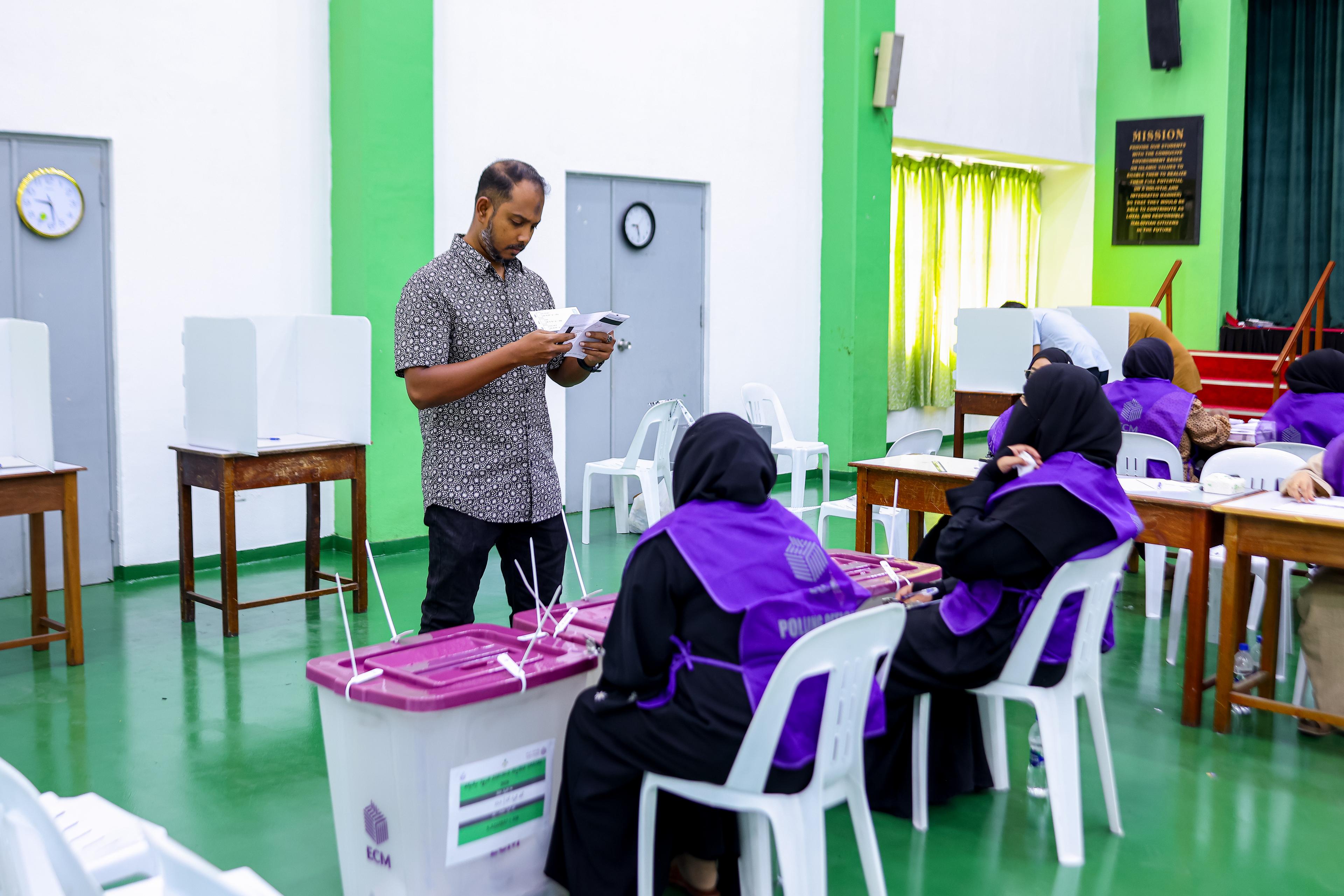 41000 އަށް ވުރެ ގިނަ މީހުން ވޯޓު ލައިފި