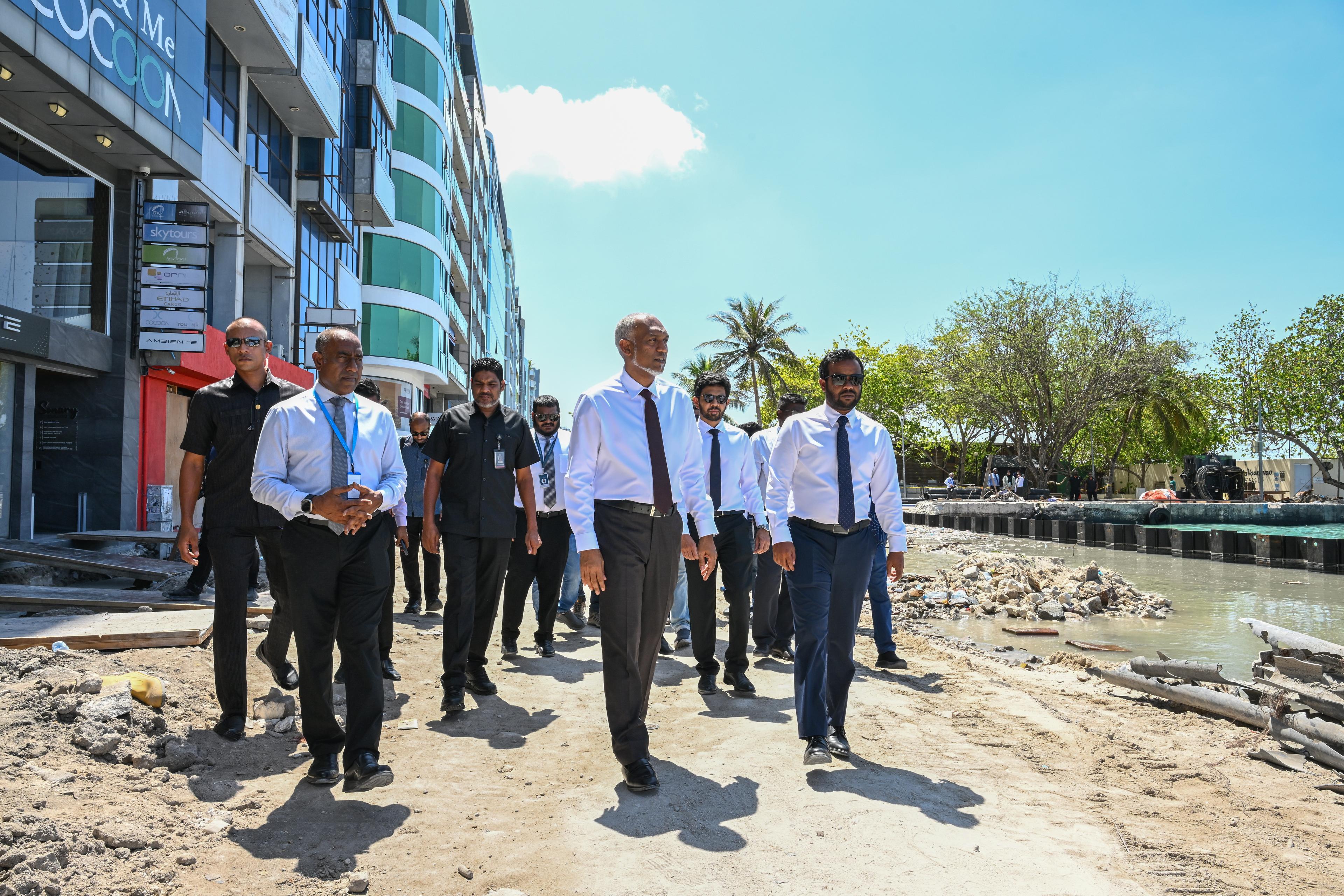 ބޮޑުތަކުރުފާނު މަގު ތަރައްޤީކުރުމުގެ މަޝްރޫޢުގެ މަސައްކަތް ހިނގަމުންދާގޮތް ރައީސް ބައްލަވާލައްވައިފި