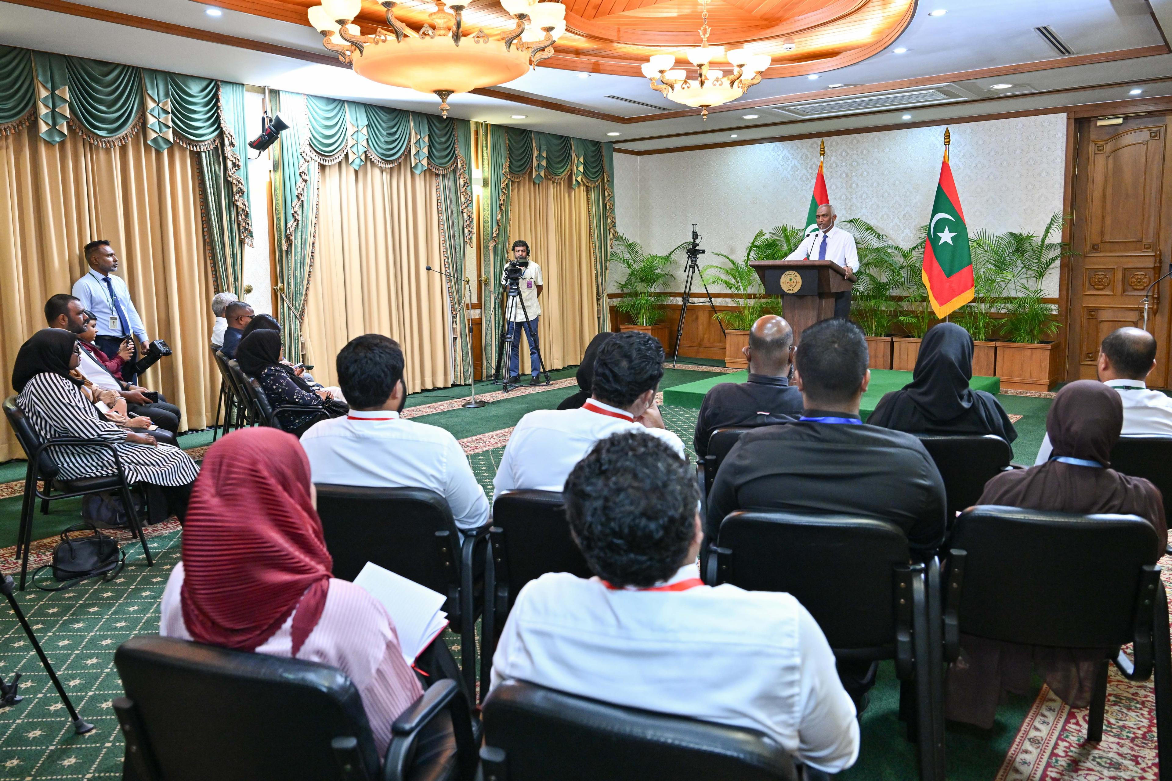 ބުލީކުރުމަކީ ގާނޫނީ ކުށަކަށް ހަދަނީ