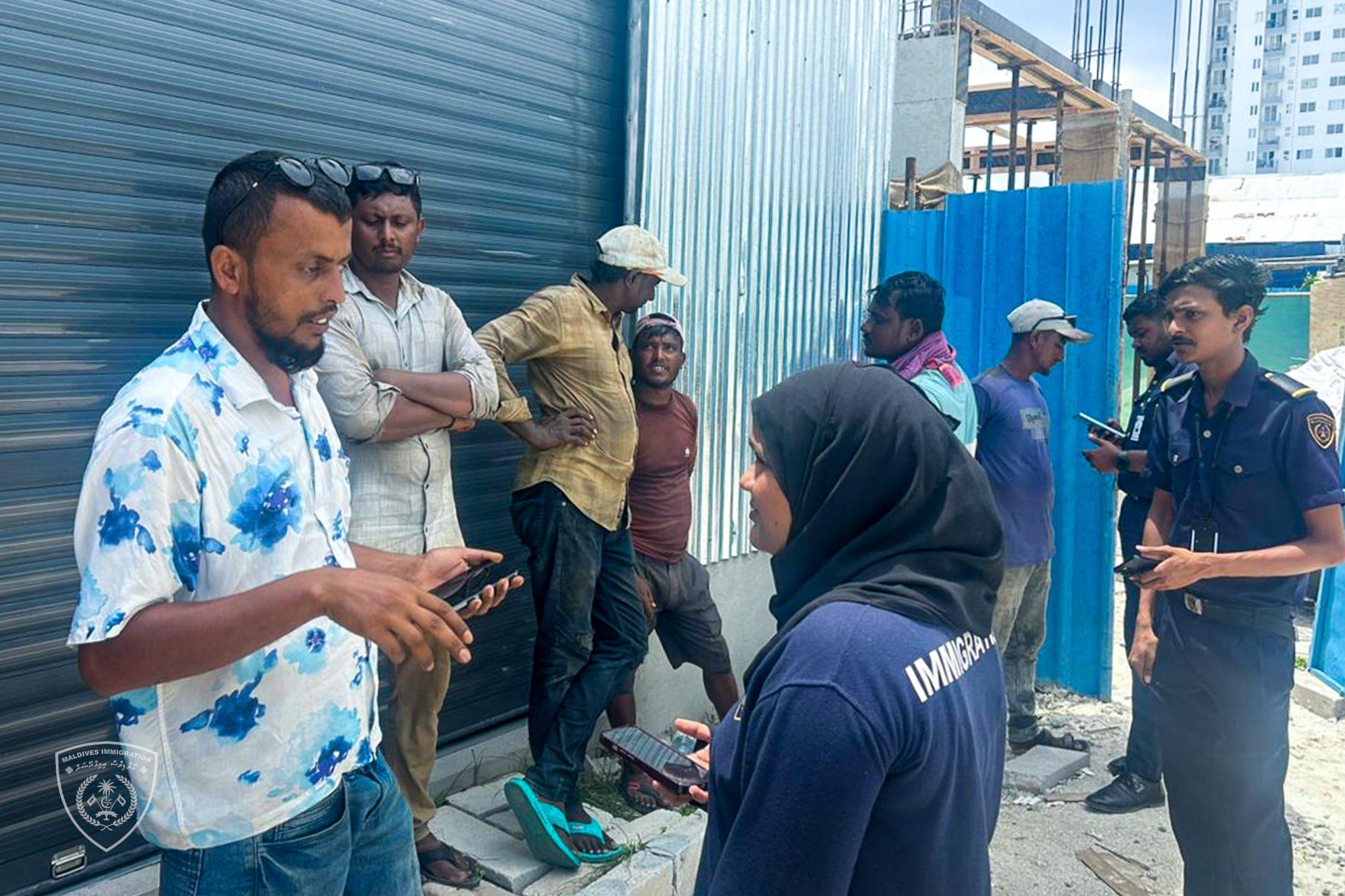 ގަވައިދާ ހިލާފަށް އުޅެމުންދިޔަ 8 ބިދޭސީއަކު އަތުލައިގެންފި