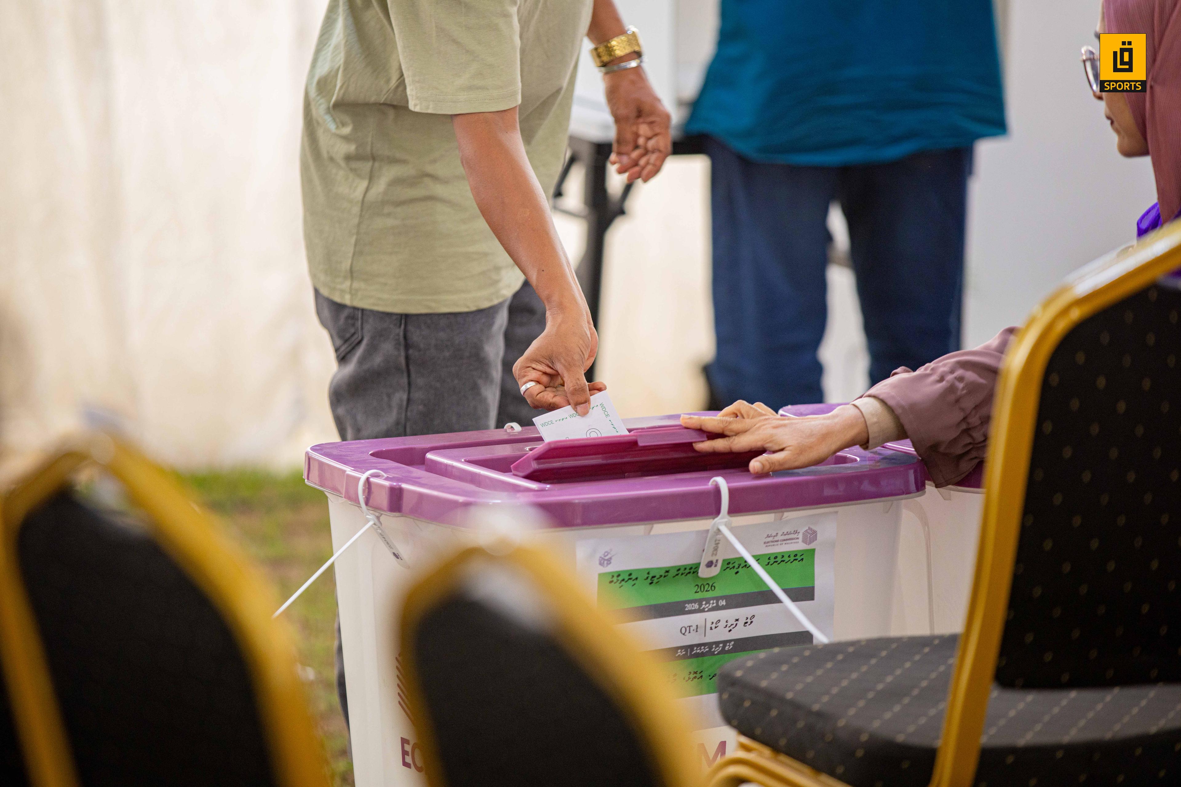 ދެވަނަބުރުގެ ވޯޓުލުން ފަސް ދާއިރާއެއްގައި!