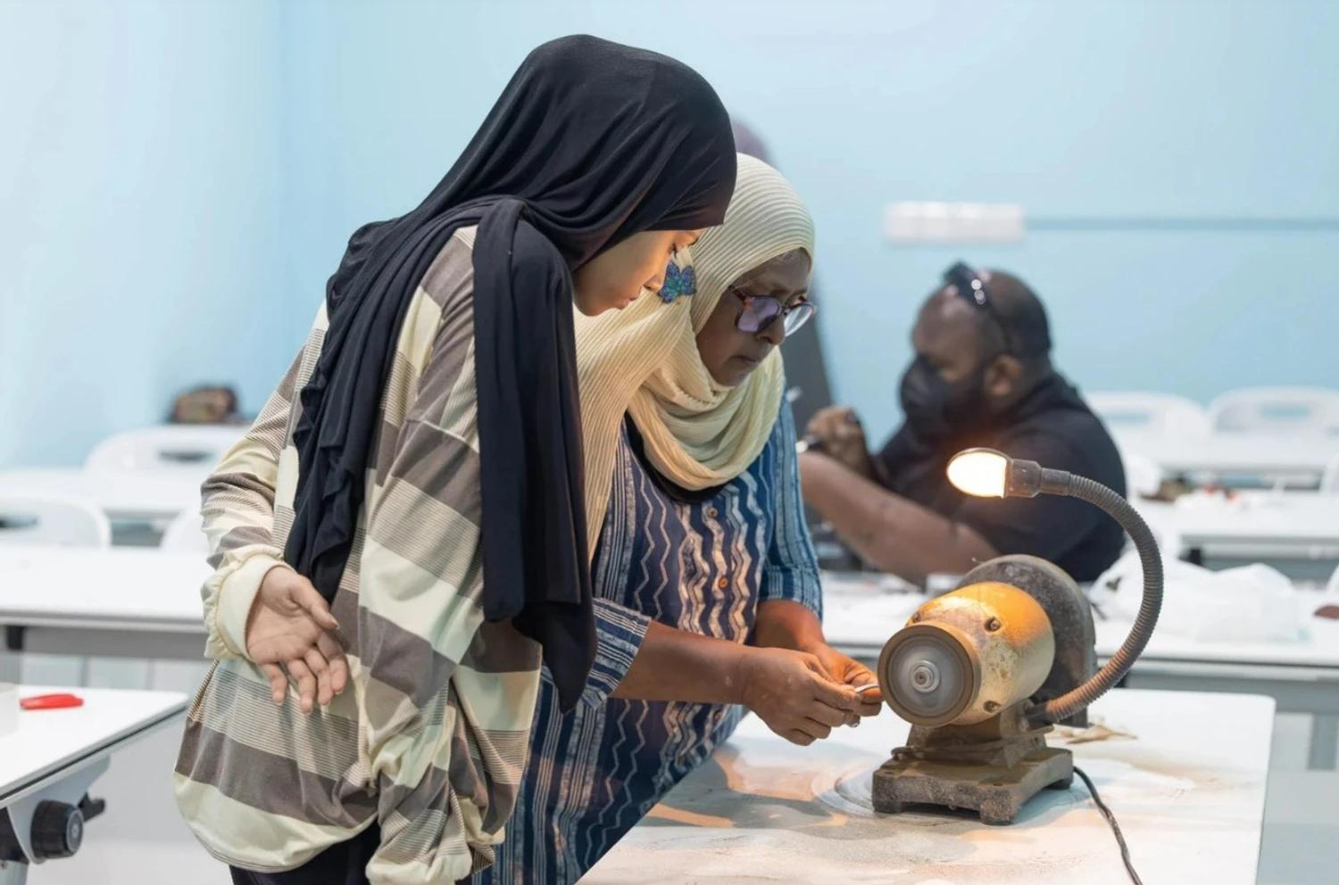 ނާށި ބޭނުންކޮށްގެން އަތްތެރި މަސައްކަތްތައް ދަސްކޮށްދޭ ވޯކްޝޮޕްގައި ބައިވެރިވާން ހުޅުވާލައިފި!