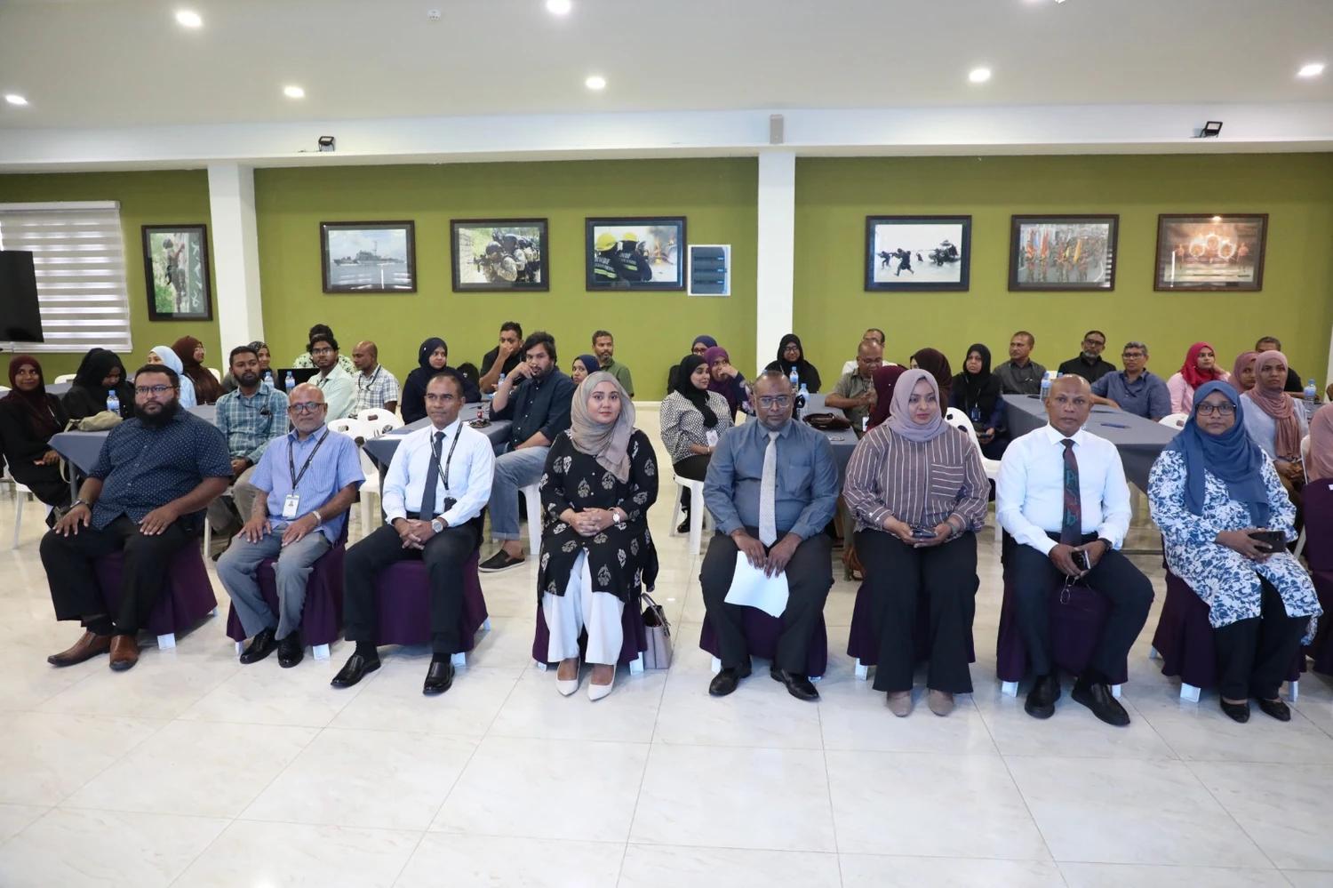 ދިފާއީ ވުޒާރާގެ މުވައްޒަފުންނަށް ކެޕޭސިޓީ ބިލްޑިންގ ޕްރޮގްރާމެއް ކުރިޔަށް ގެންގޮސްފި