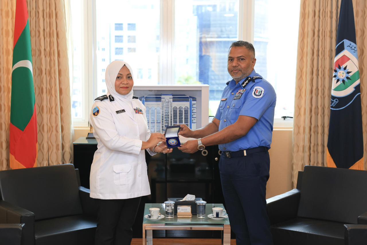 ފުލުހުންނާއި ކަސްޓަމްސްއާއި ދެމެދު ގުޅުން ބަދަހިކޮށް ގައުމީ ސަލާމަތް ރައްކާތެރިކުރުމަށް އެކުގައި މަސައްކަތް ކުރުމަށް މަޝްވަރާކޮށްފި