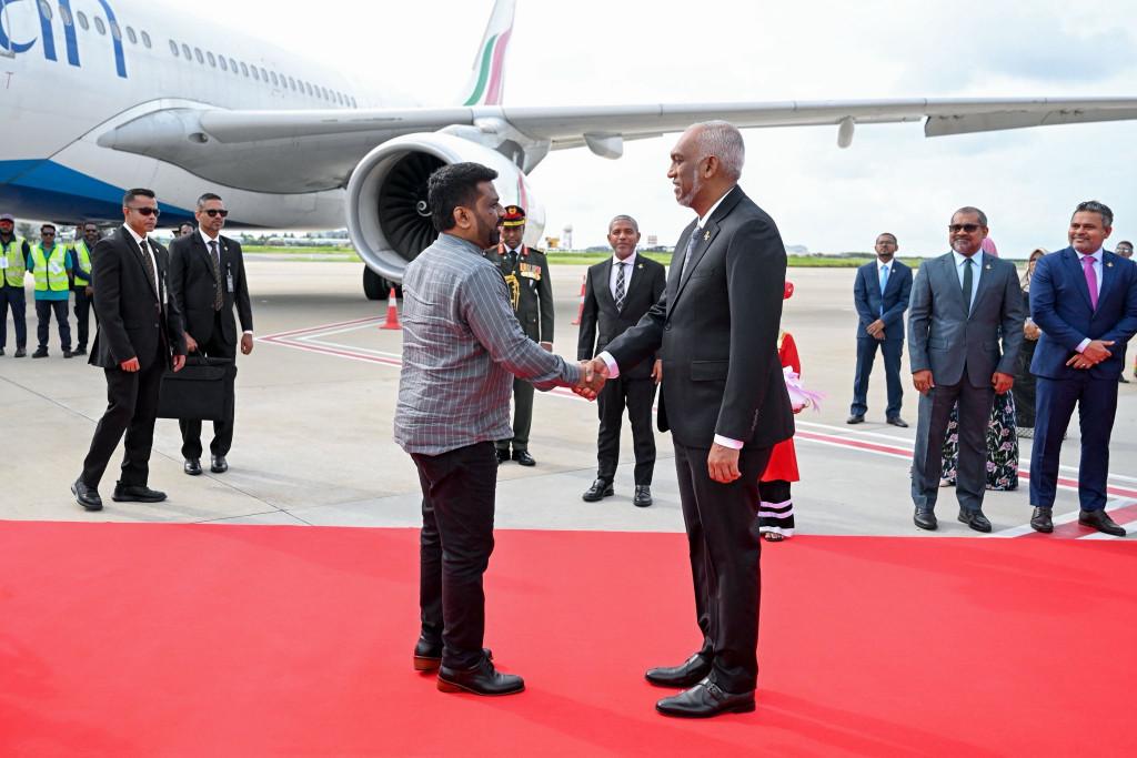 އަންނަ އާދީއްތާގައި ރައީސްގެ ދެކަނބަލުން ރަސްމީ ދަތުރުފުޅެއްގައި ލަންކާއަށް ވަޑައިގަންނަވަނީ