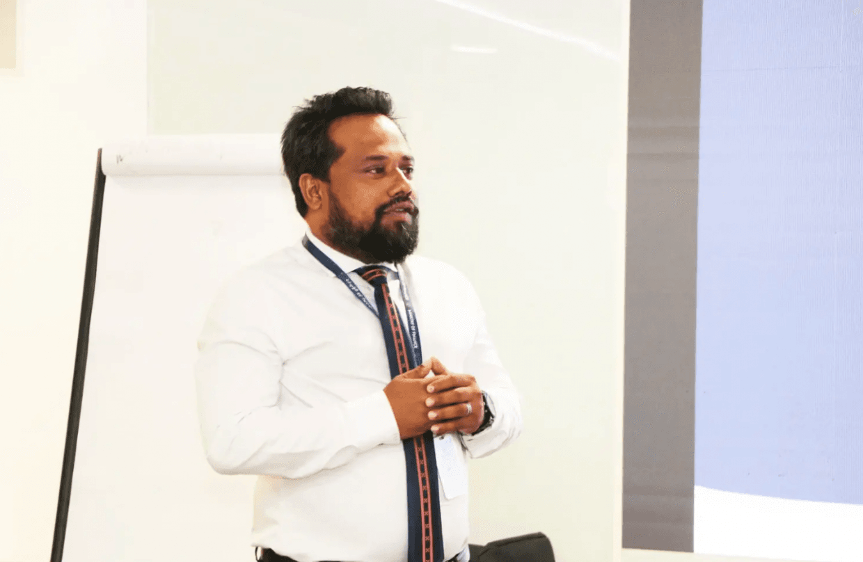 މިފްކޯގެ އެމްޑީގެ މަގާމަށް އަނަސް!