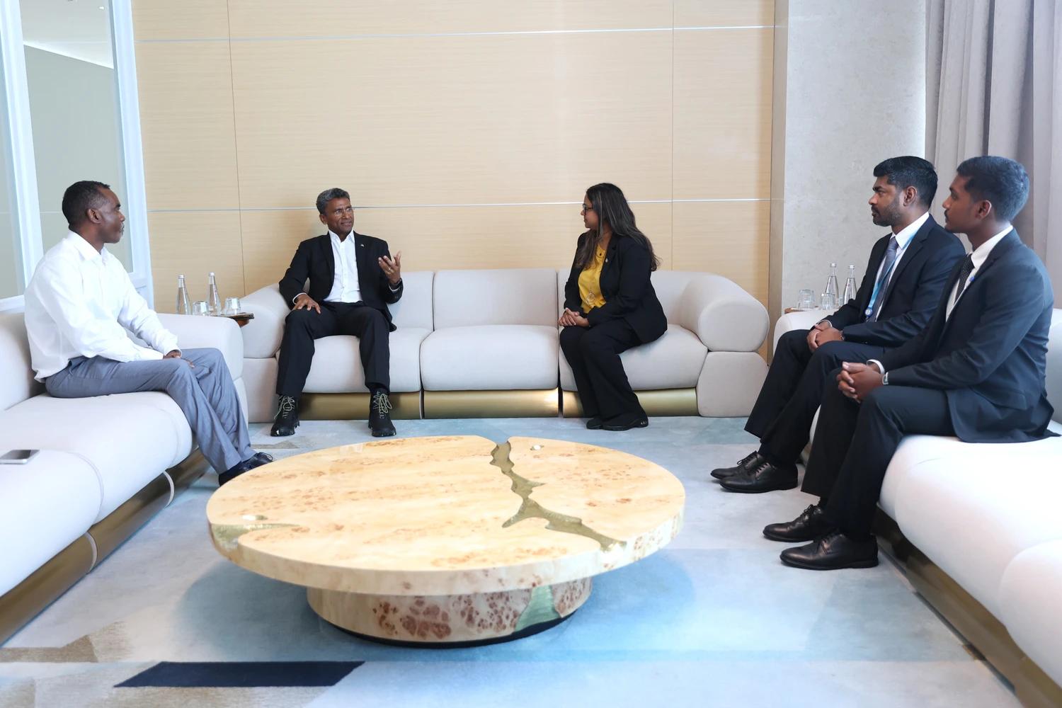 ސީޝެލްސްގެ ޚާރިޖީ ވަޒީރު ދިވެހިރާއްޖެއަށް ކުރެއްވި ރަސްމީ ދަތުރުފުޅު ނިންމަވާލެއްވުމަށްފަހު ފުރާވަޑައިގެންފި