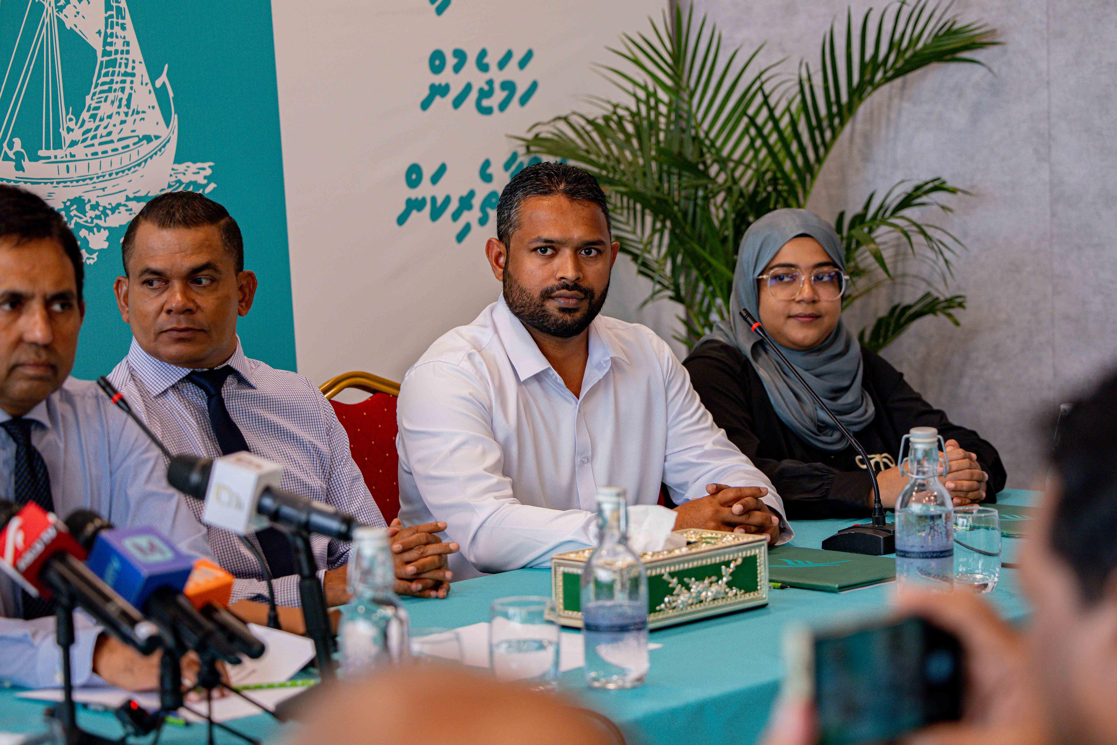 ހއ. އިހަވަންދޫ ކައުންސިލުގެ އިންތިހާބީ މެމްބަރަކާއި ޑަބްލިއުޑީސީގެ އިންތިހާބީ މެމްބަރަކު ކޮންގްރެސް ޕާޓީއަށް!