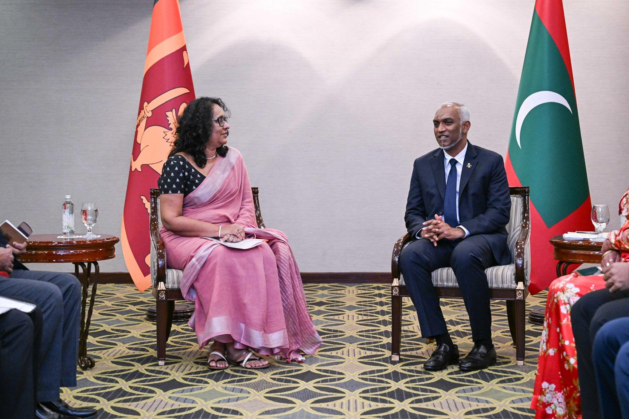 ރައީސް މުއިއްޒުގެ ލަންކާ ދަތުރުފުޅު: ލަންކާގެ ބޮޑުވަޒީރާއިއެކު މުހިންމު މަޝްވަރާތަކެއް!