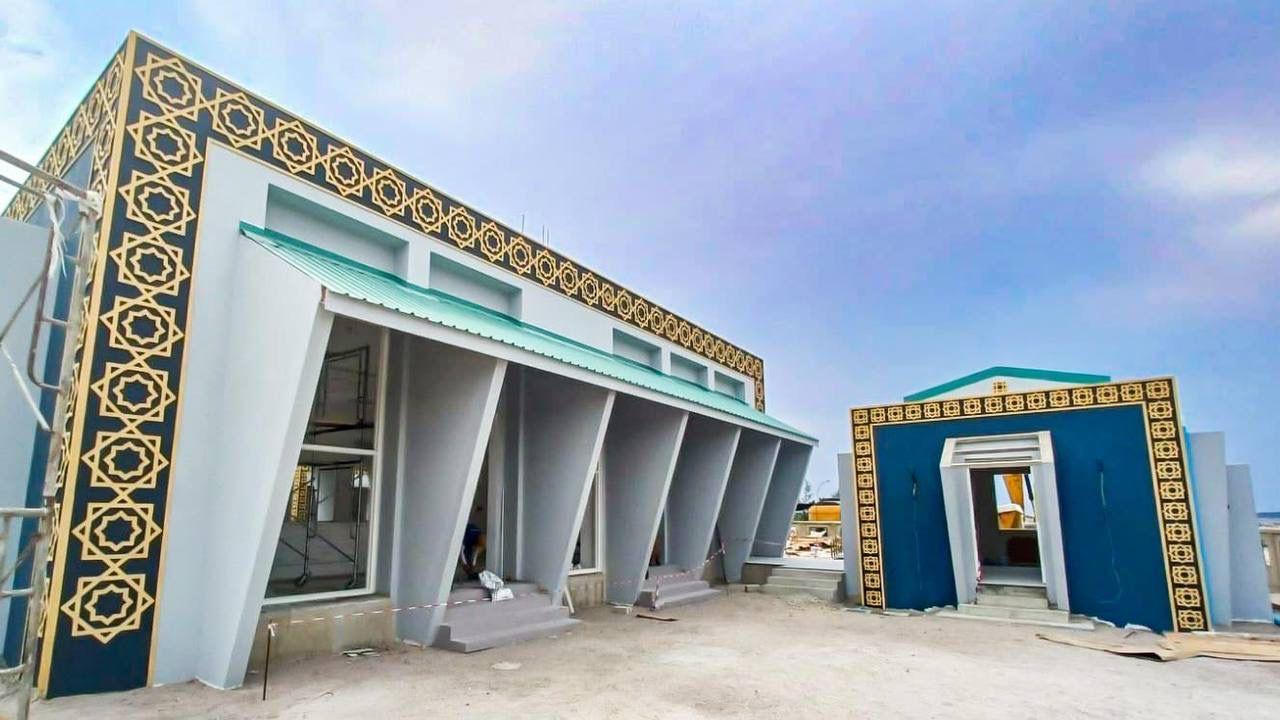 ތުރާކުނުގައި އިމާރާތްކުރާ މިސްކިތުގެ މަސައްކަތް ނިމުމަކާއި ގާތަށް!