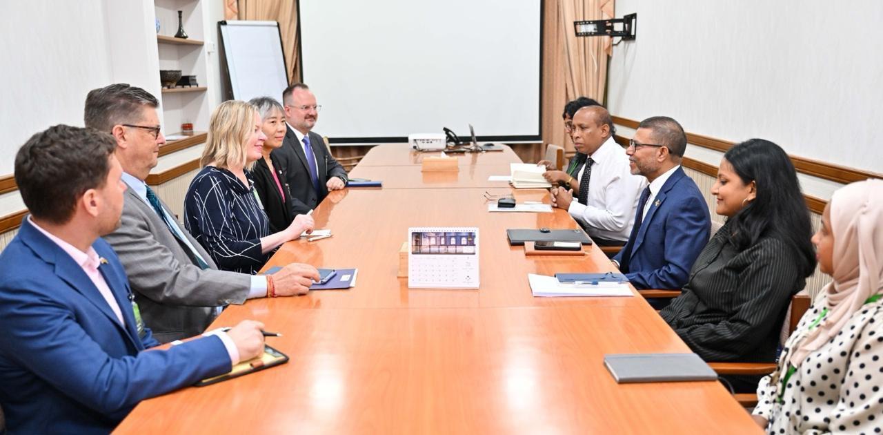 އެމެރިކާގެ އެސިސްޓަންޓް ސެކްރެޓަރީ ޗުލިކް، ރާއްޖޭގެ ނޭޝަނަލް ސެކިއުރިޓީ އެޑްވައިޒަރާ ބައްދަލުކުރައްވައިފި