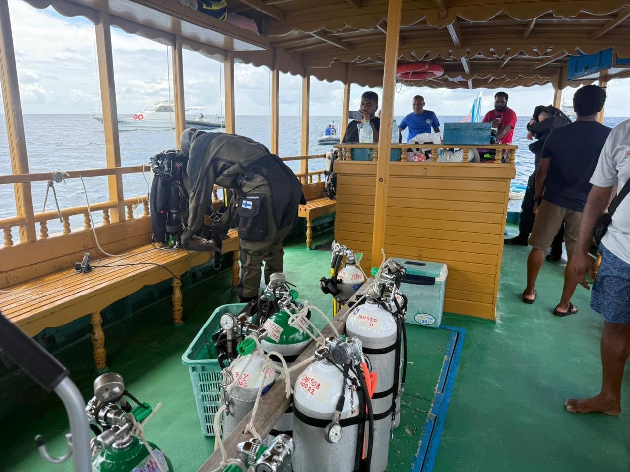 އިޓަލީގެ ޑައިވަރުންތަކެއް މަރުވުން: 2 މީހެއްގެ ހަށިގަނޑު ހޮހޮޅައިގެ ތެރެއިން ނަގައިފި