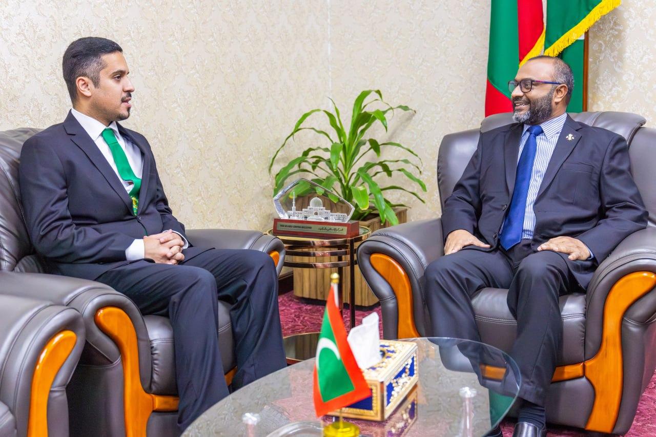 މައްކާ ރޫޓު އިނީޝިއޭޓިވްގެ އޮޕަރޭޝަންސް މެނޭޖަރާއި ބައްދަލުކުރައްވައި އިންތިޒާމުތަކާއި ގުޅޭގޮތުން މަޝްވަރާކޮށްފި