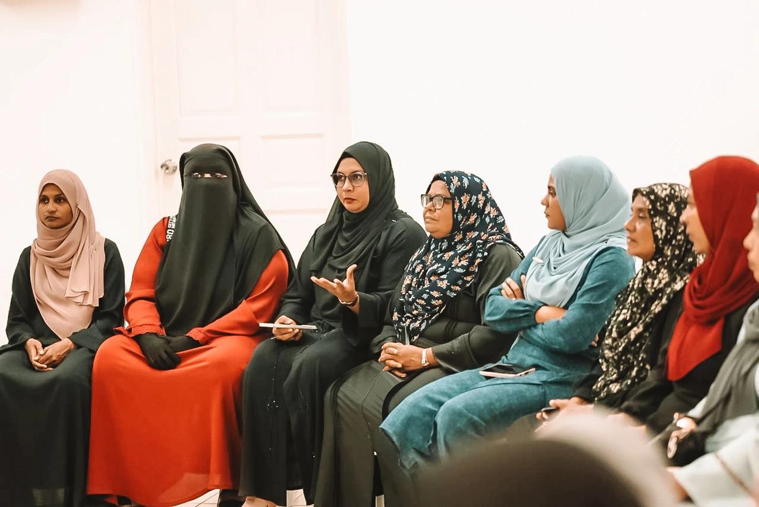އަންހެނުން އިޤްތިޞާދީ ގޮތުން ބާރުވެރިކުރުވުމުގެ މަޤްޞަދުގައި ސިލްސިލާ ބައްދަލުވުންތައް އދ އަތޮޅުގައި ފެށިއްޖެ