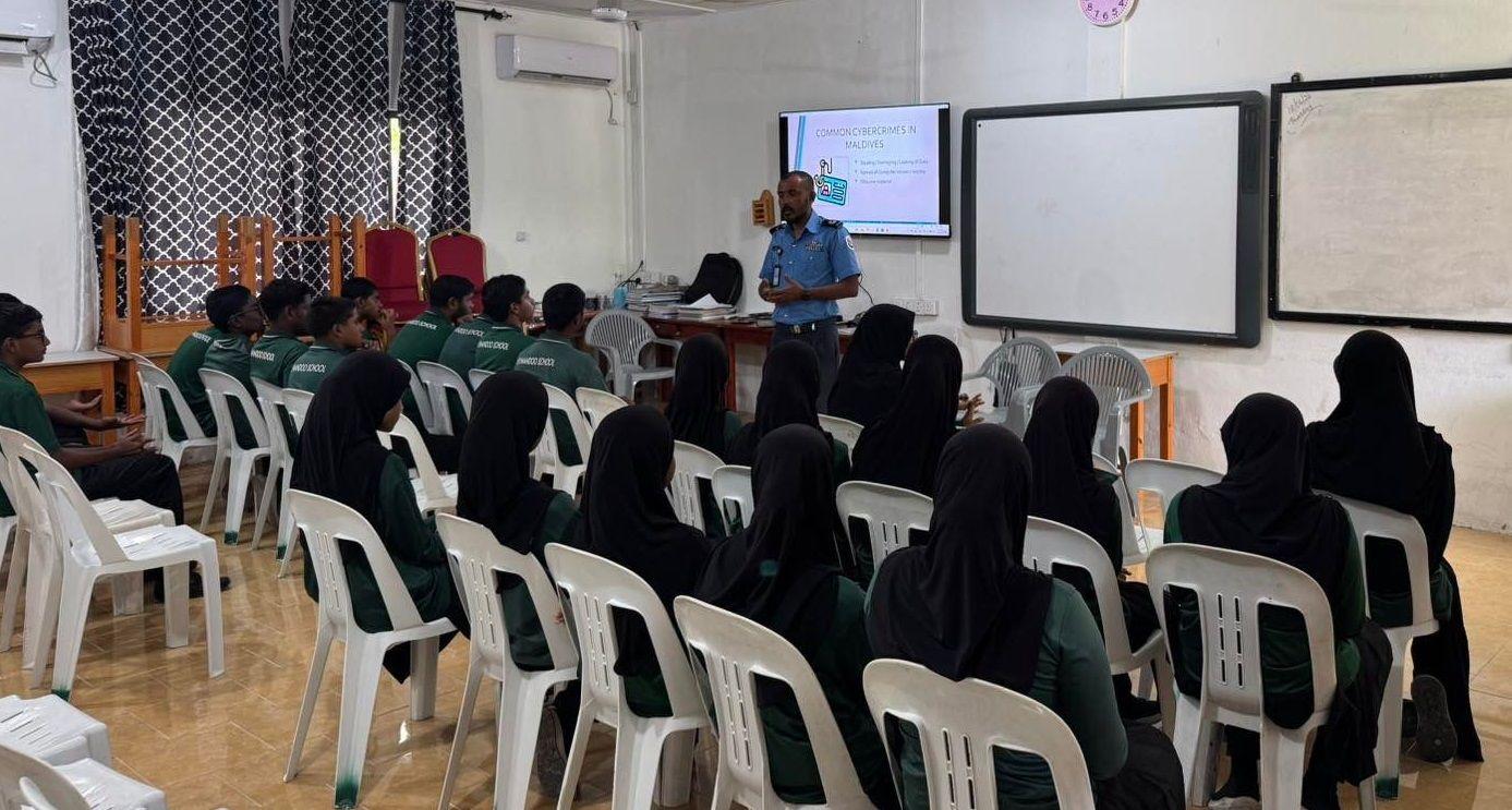 ތ. އަތޮޅު ދެ ރަށެއްގެ ސުކޫލު ދަރިވަރުން ހޭލުންތެރިކުރުވުމަށް މައުލޫމާތު ދިނުމުގެ ސެޝަންތަކެއް!