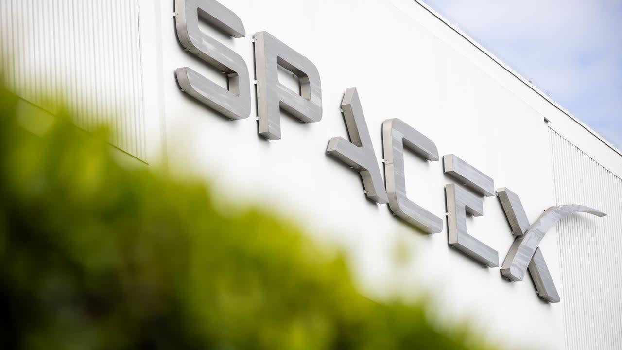 SpaceX Sets June 12 Date for Largest IPO in History