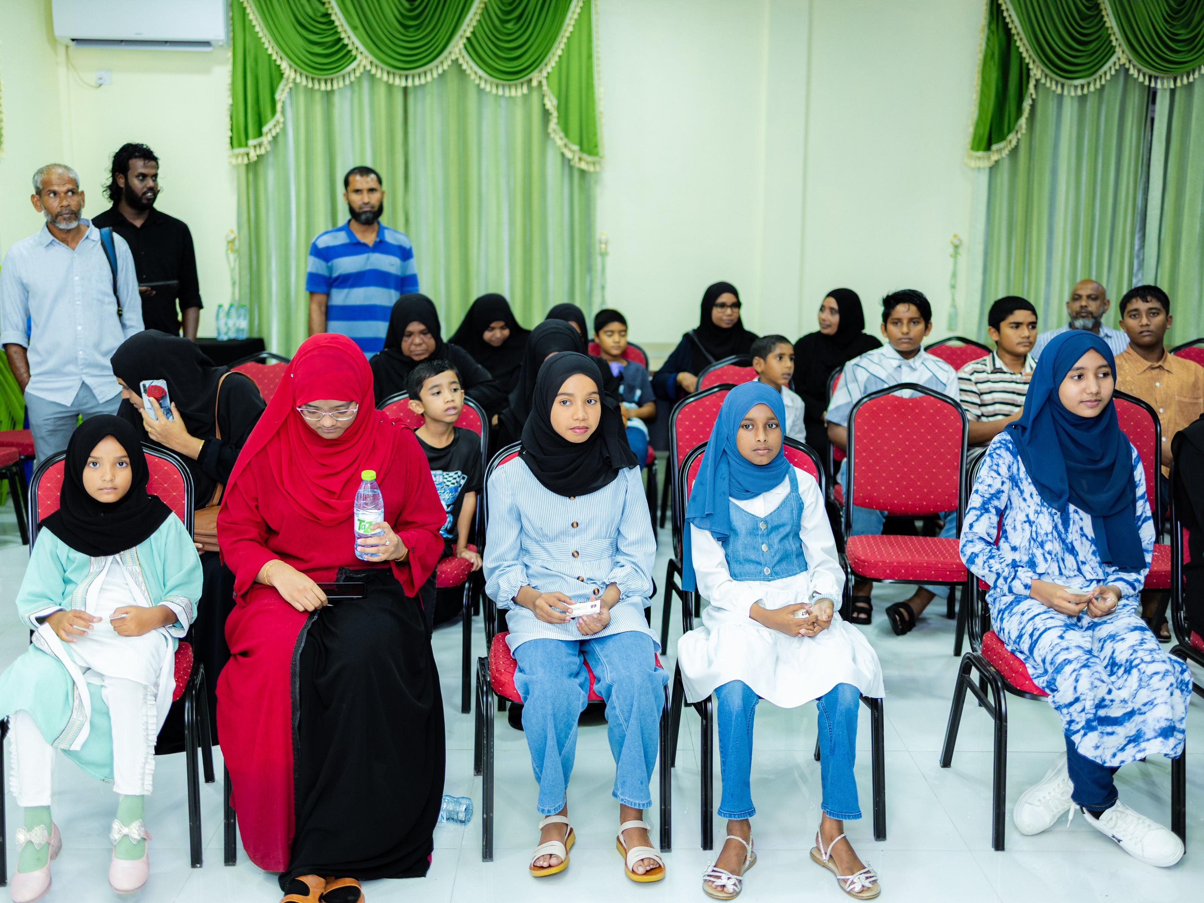  ޤައުމީ ޤުރުއާން މުބާރާތުގެ އޮޑިޝަންތައް ފެށިގެން ކުރިޔަށް: ފުރަތަމަ ބުރުގެ ރަށްތަކުގެ އޮޑިޝަންތައް ނިމިއްޖެ!